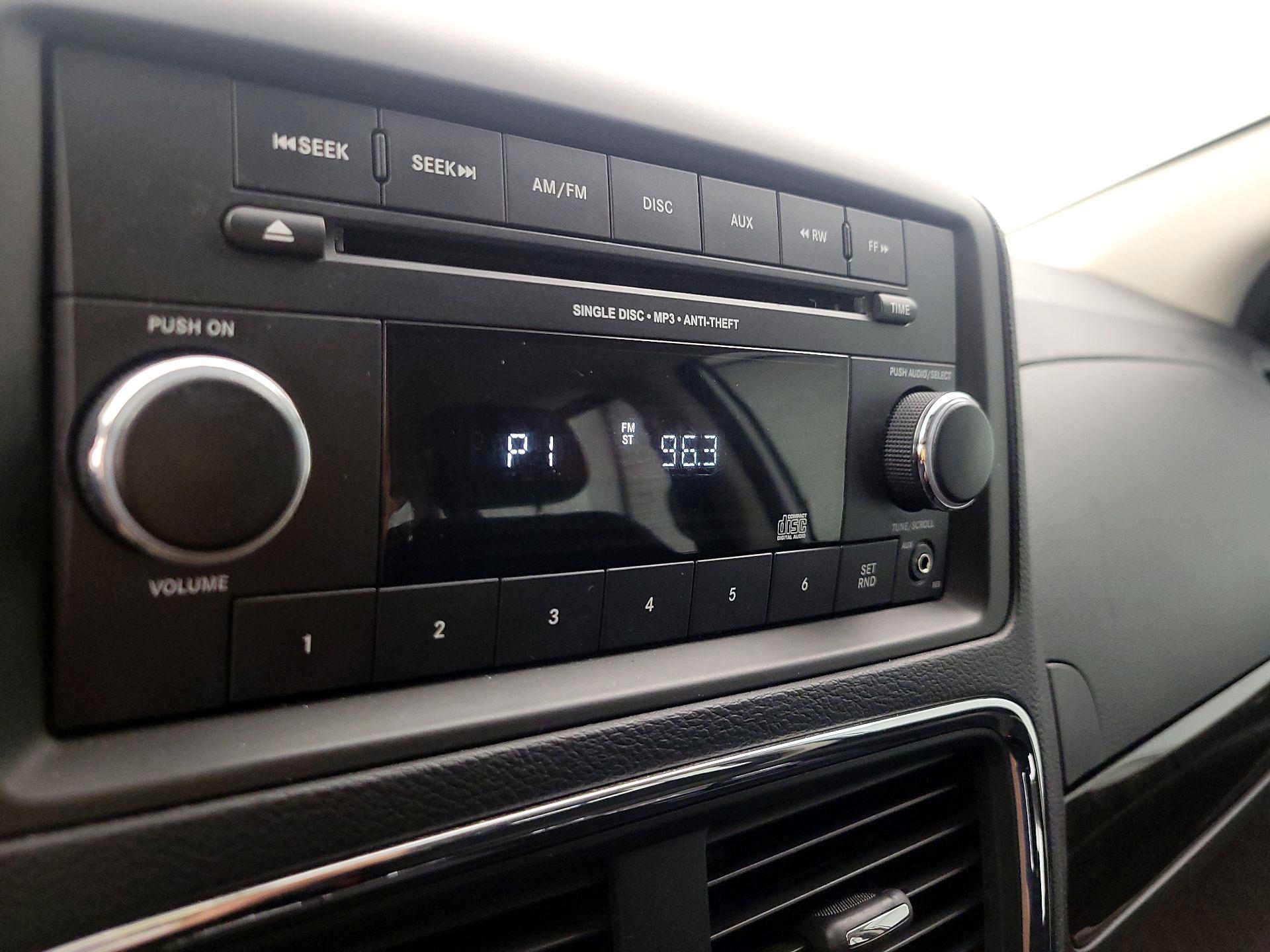 Thumbnail: 2016 Dodge Grand Caravan - 14