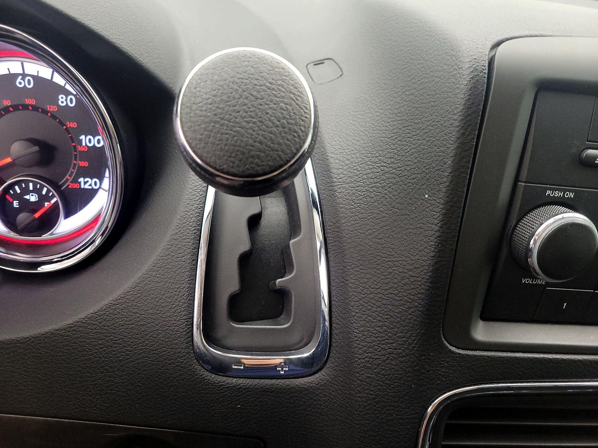Thumbnail: 2016 Dodge Grand Caravan - 16