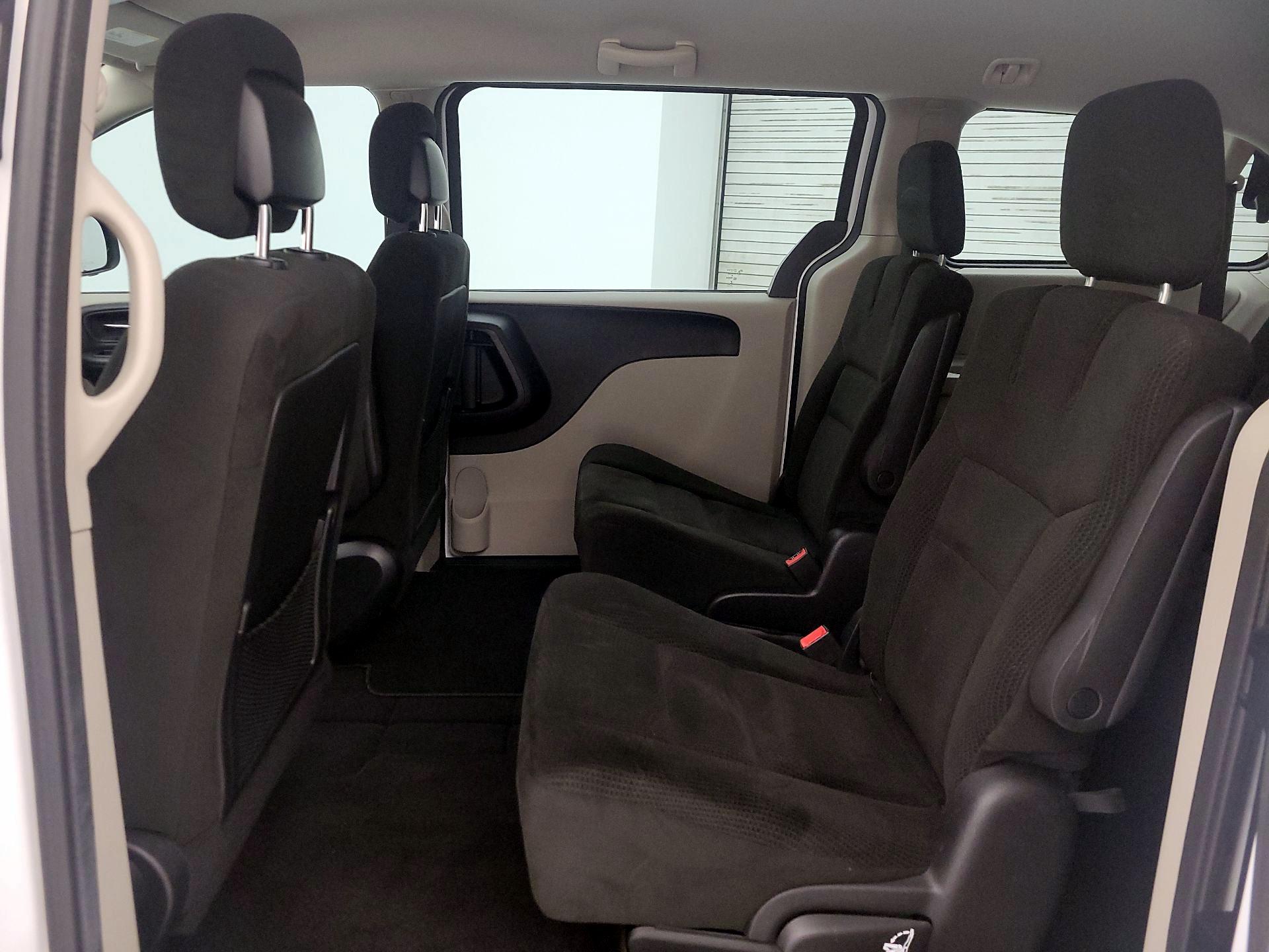 Thumbnail: 2016 Dodge Grand Caravan - 18