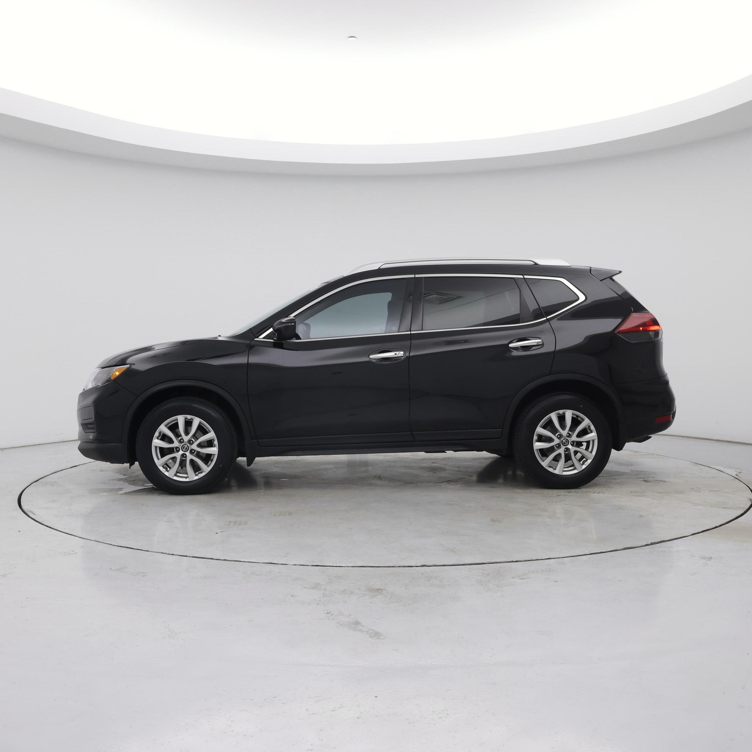 Thumbnail: 2018 Nissan Rogue - 3