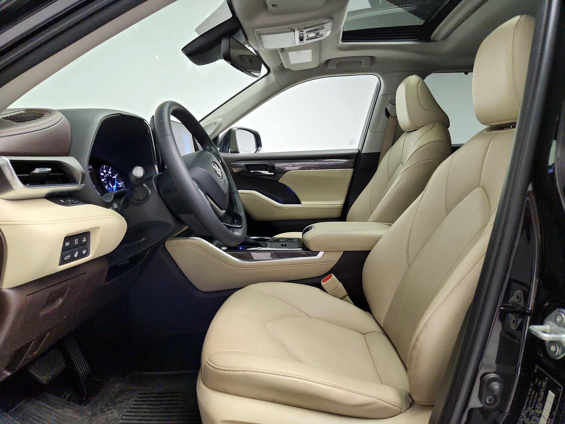 Thumbnail: 2021 Toyota Highlander - 11