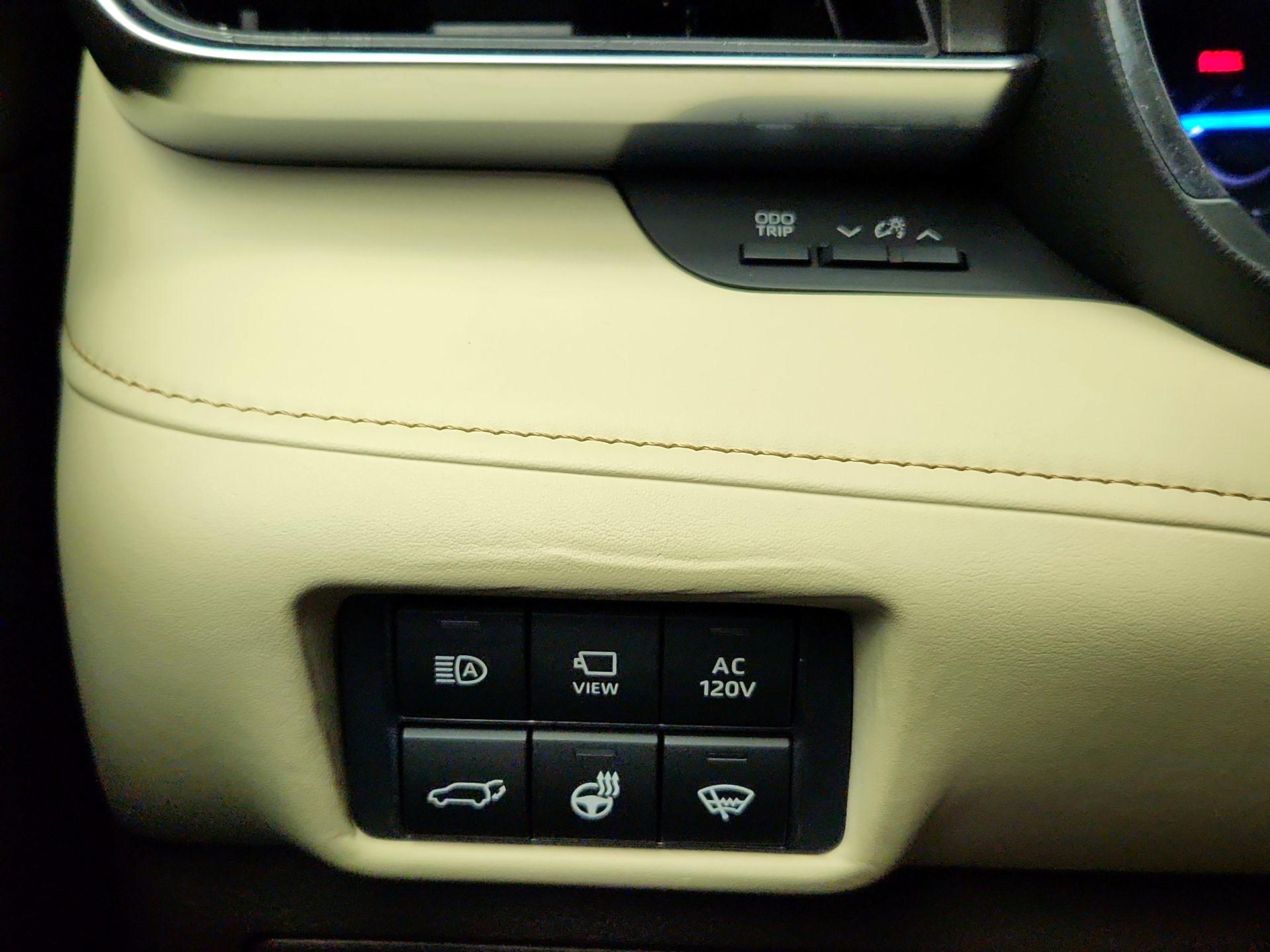 Thumbnail: 2021 Toyota Highlander - 13