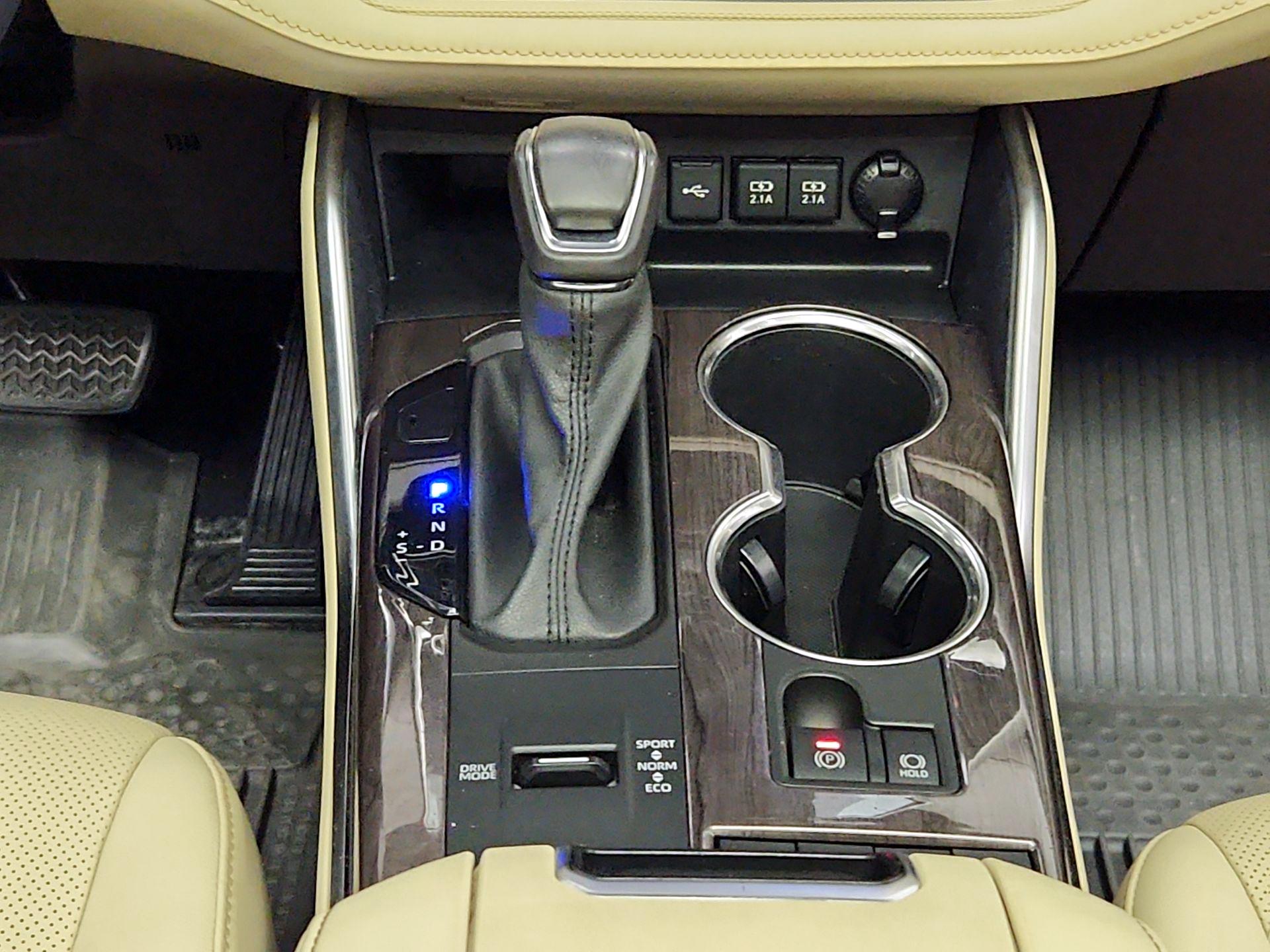 Thumbnail: 2021 Toyota Highlander - 18