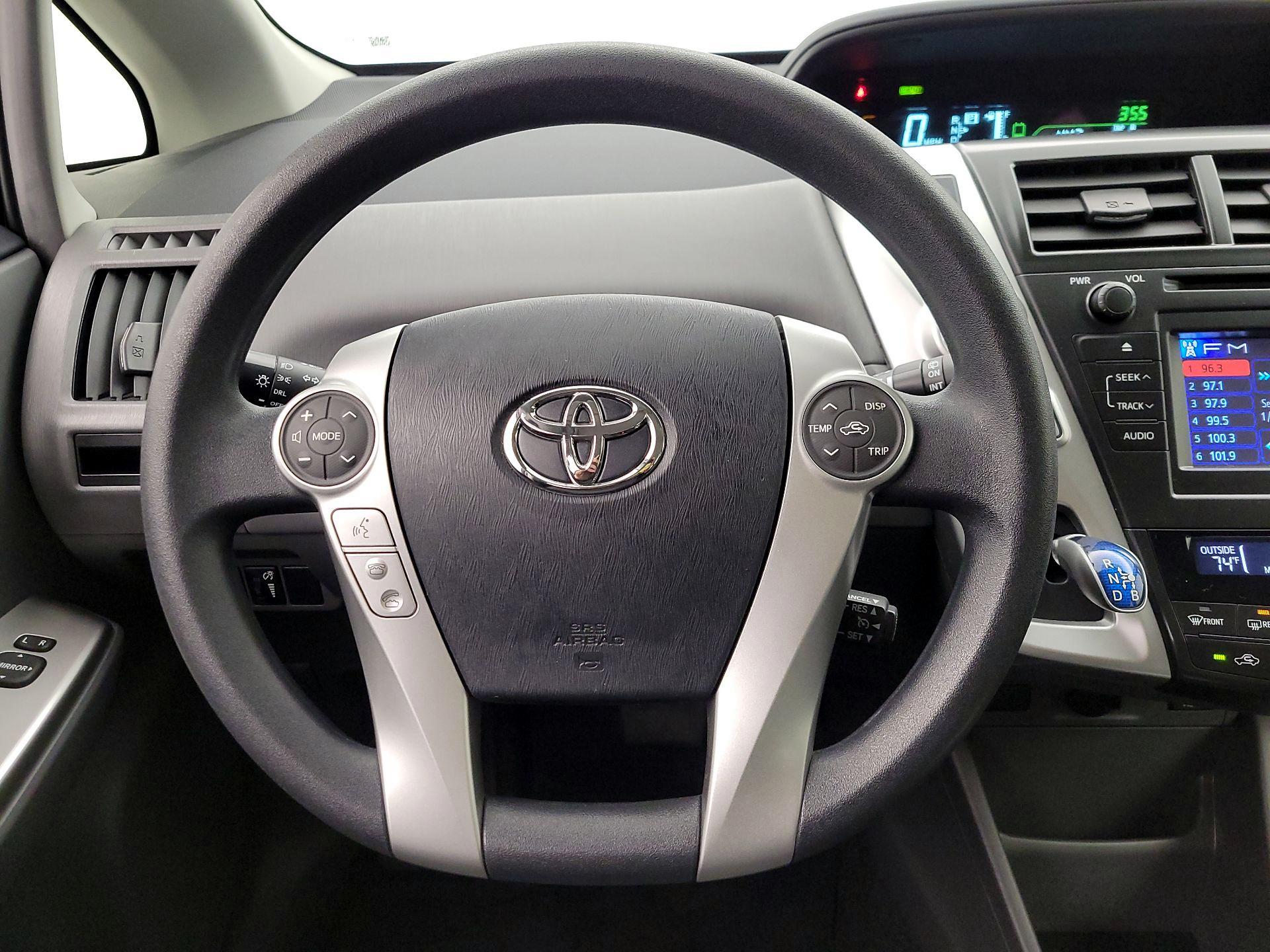 Thumbnail: 2014 Toyota Prius v - 10