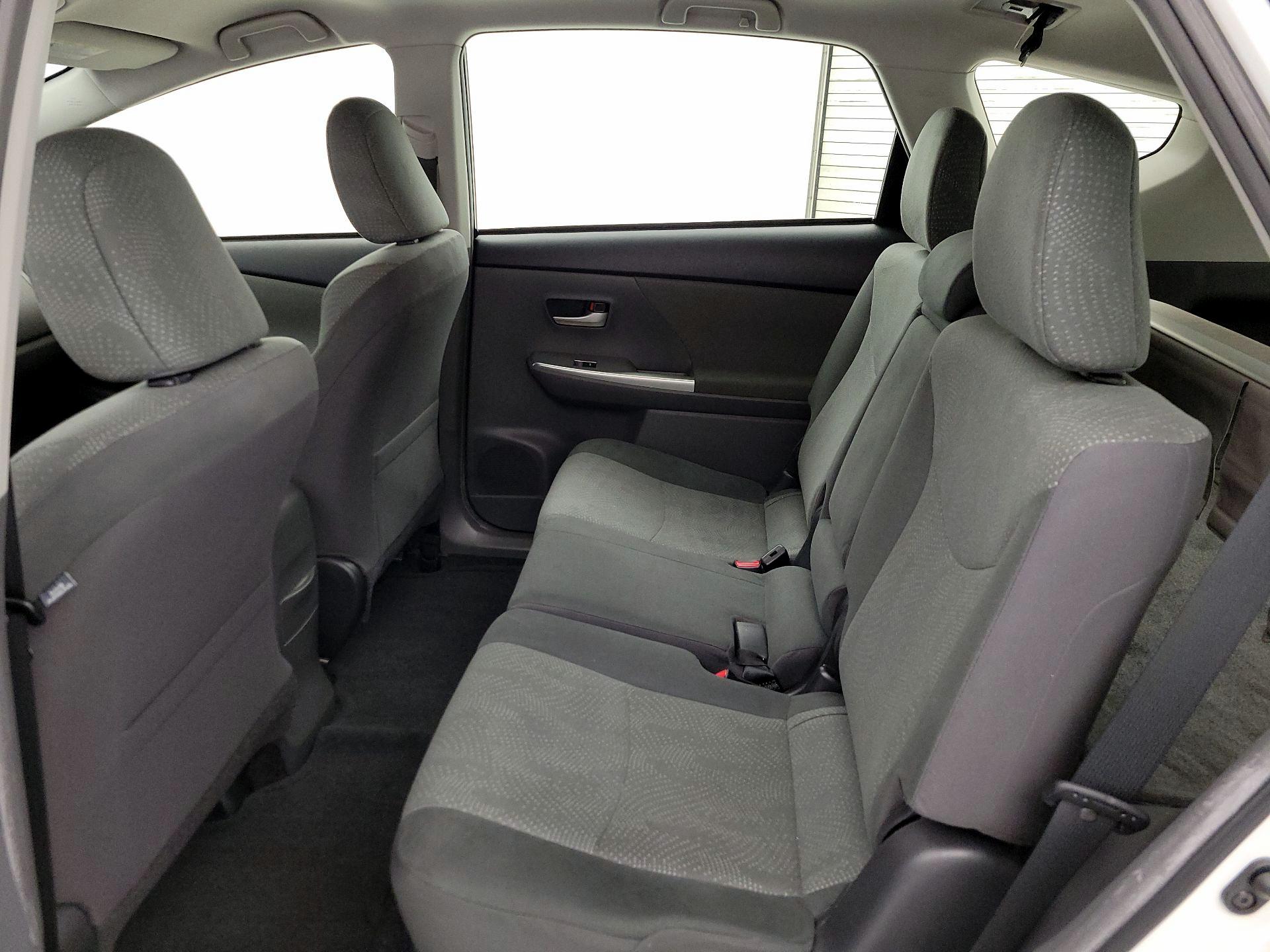 Thumbnail: 2014 Toyota Prius v - 19