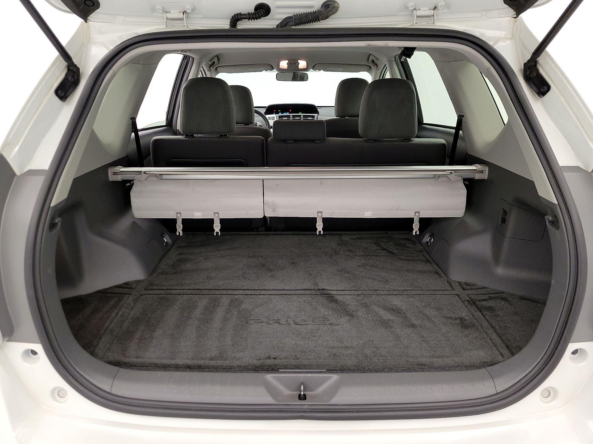 Thumbnail: 2014 Toyota Prius v - 20