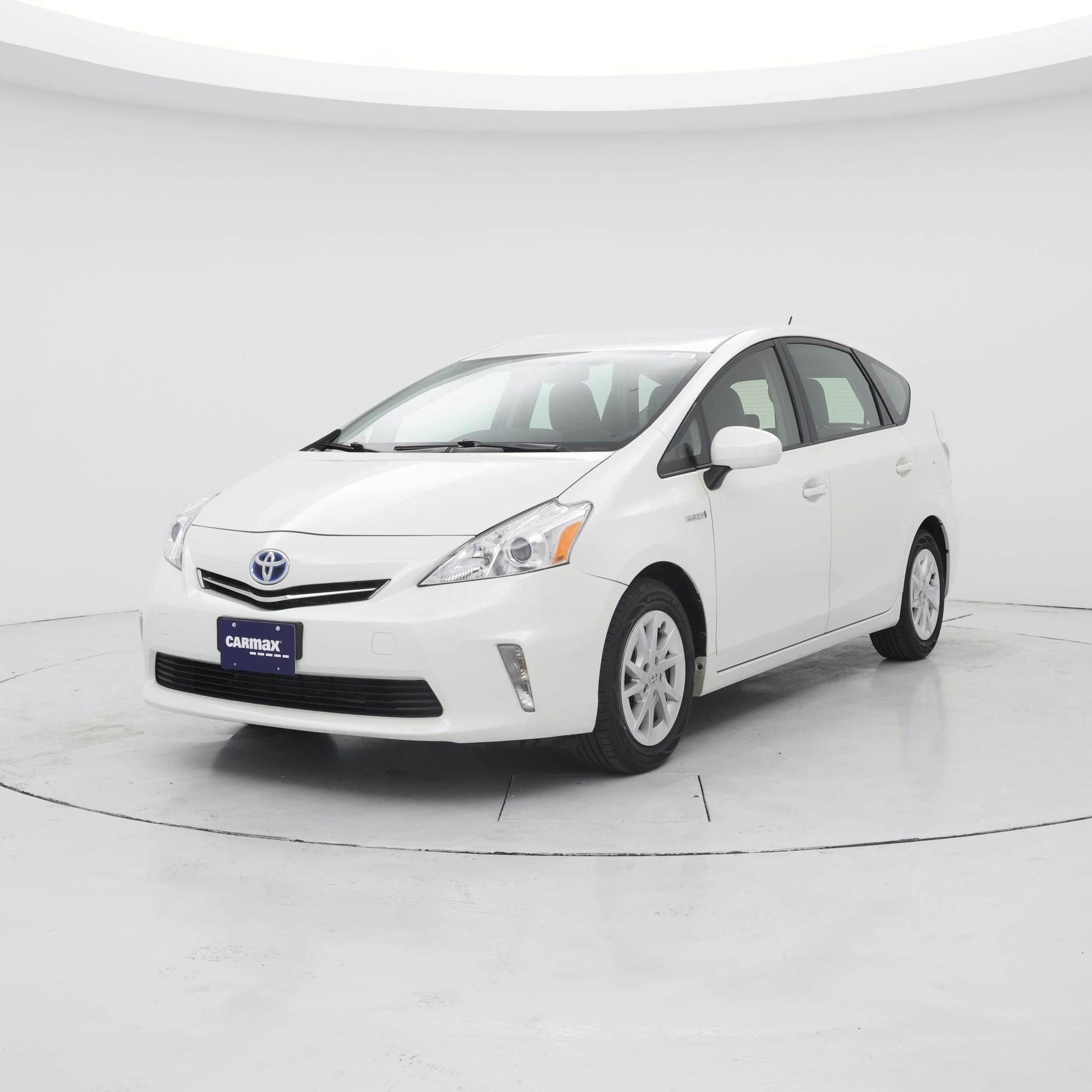 Thumbnail: 2014 Toyota Prius v - 4