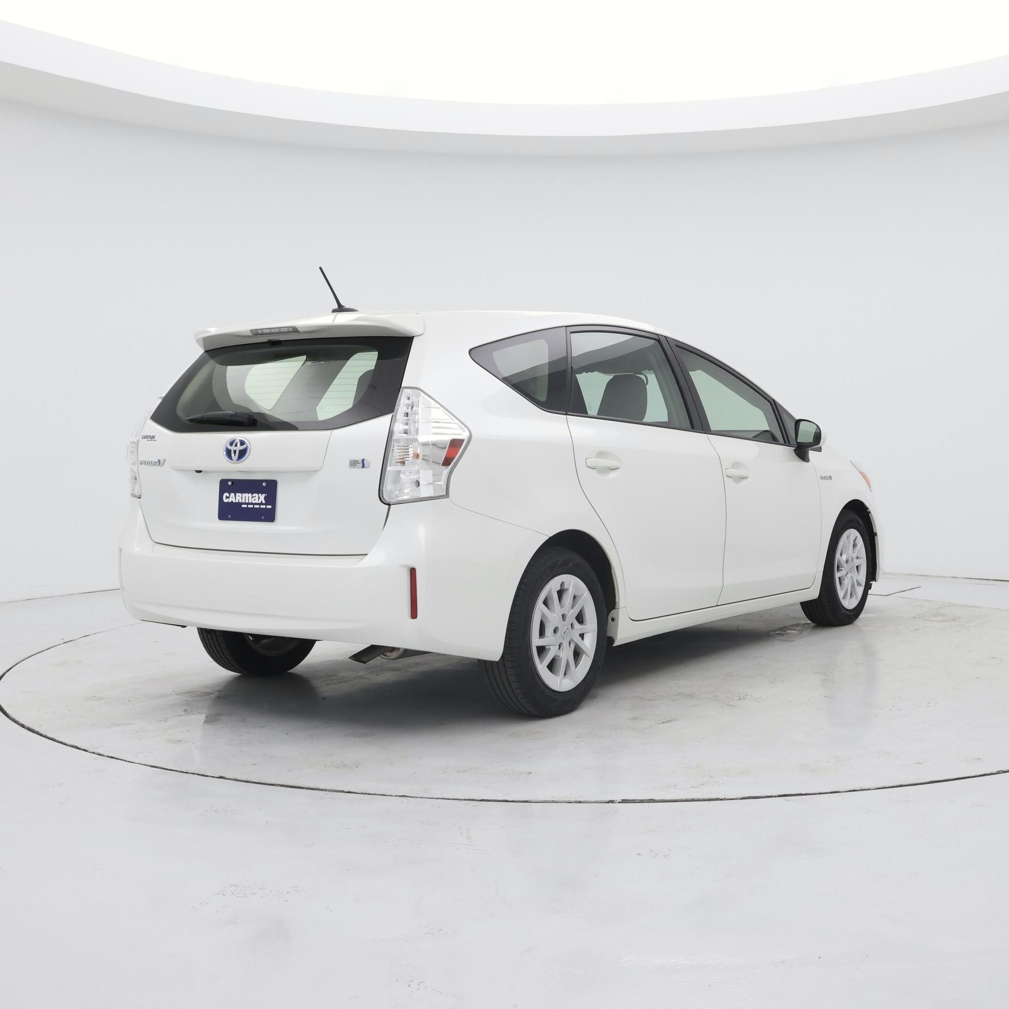 Thumbnail: 2014 Toyota Prius v - 8