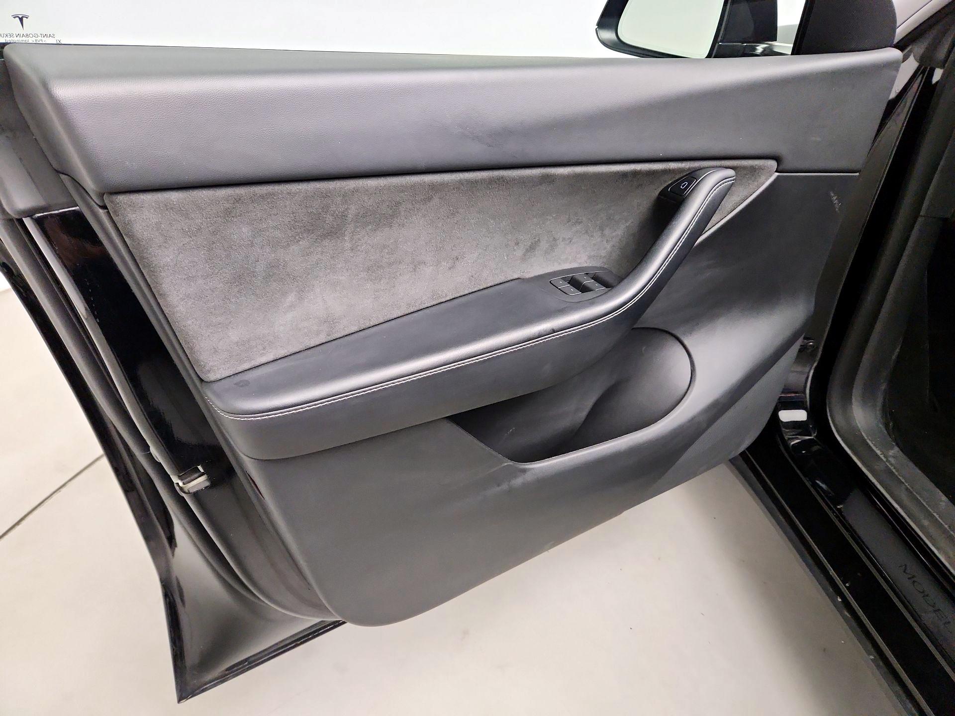 Thumbnail: 2022 Tesla Model Y - 12