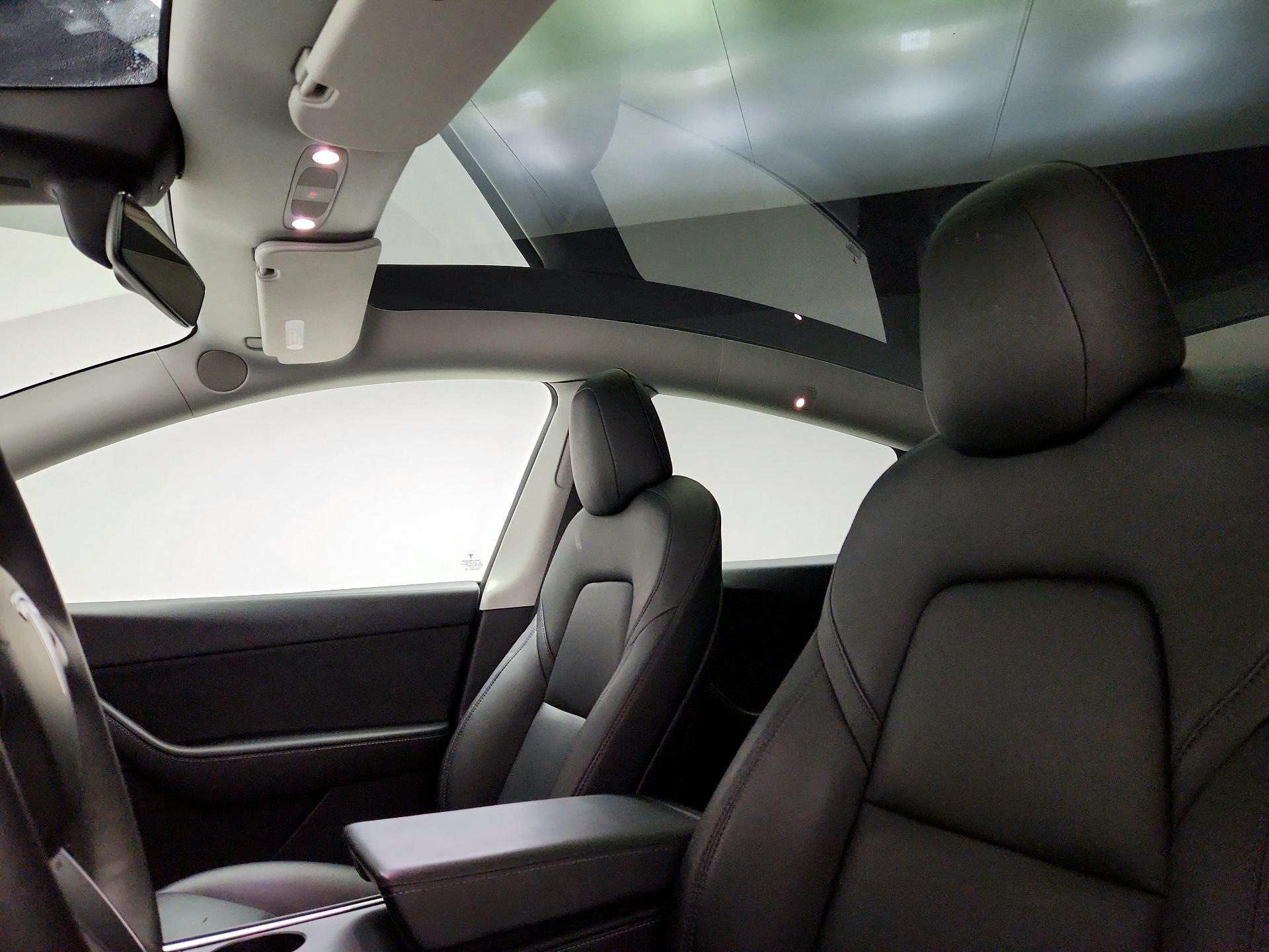 Thumbnail: 2022 Tesla Model Y - 18