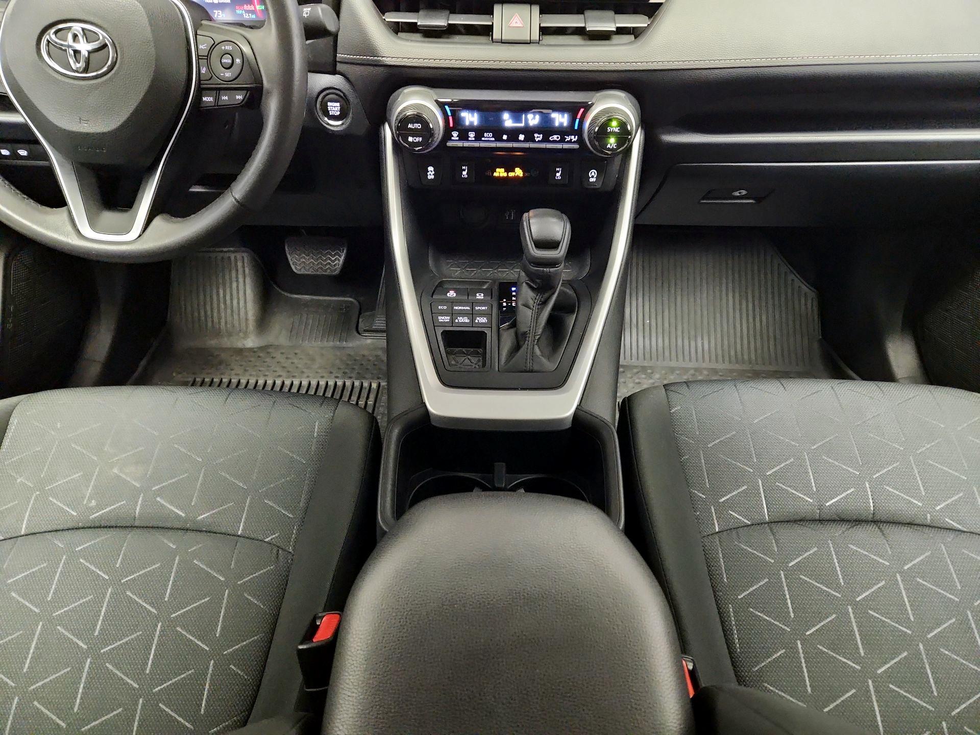 Thumbnail: 2023 Toyota RAV4 - 17