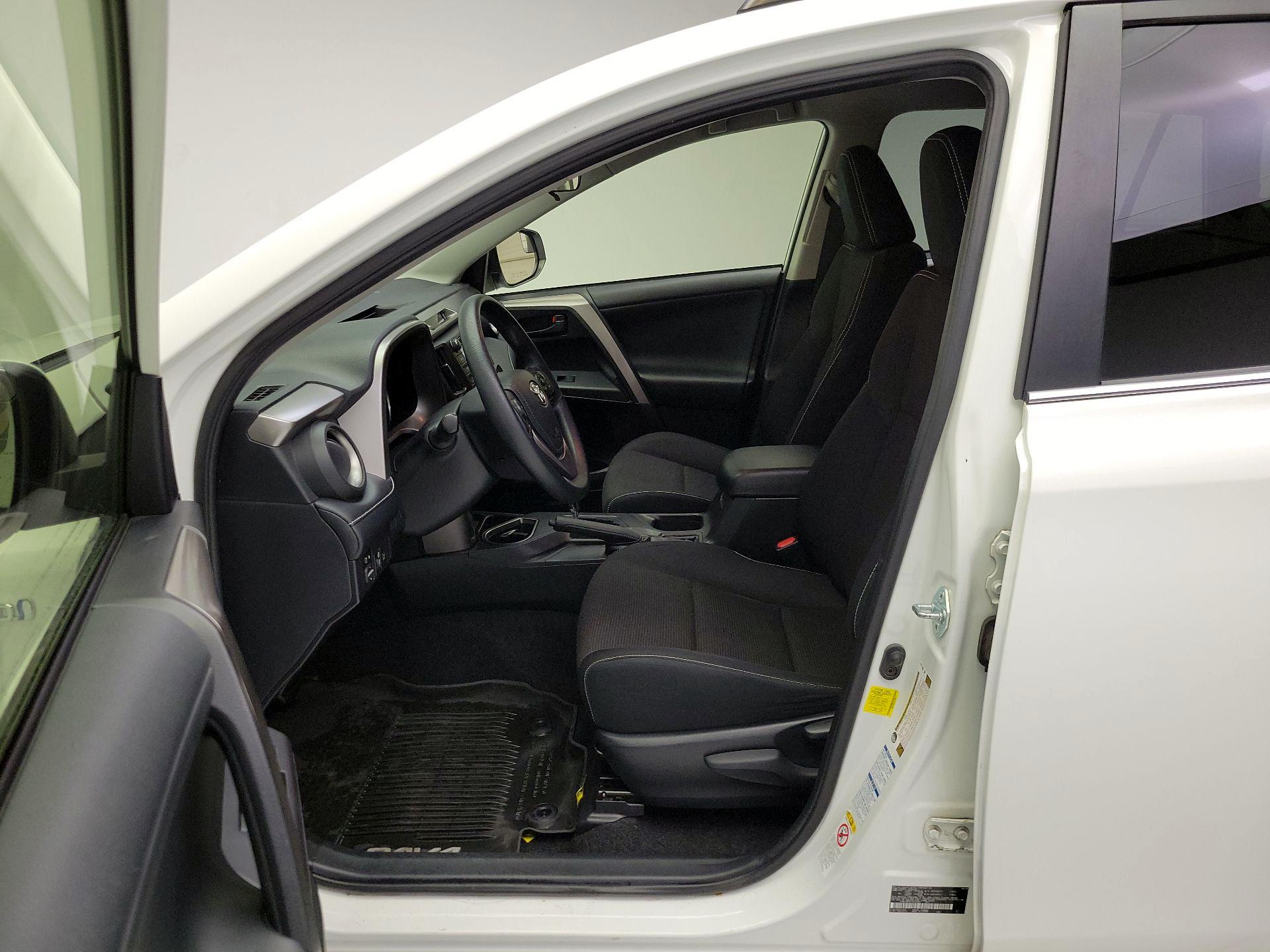 Thumbnail: 2018 Toyota RAV4 - 11