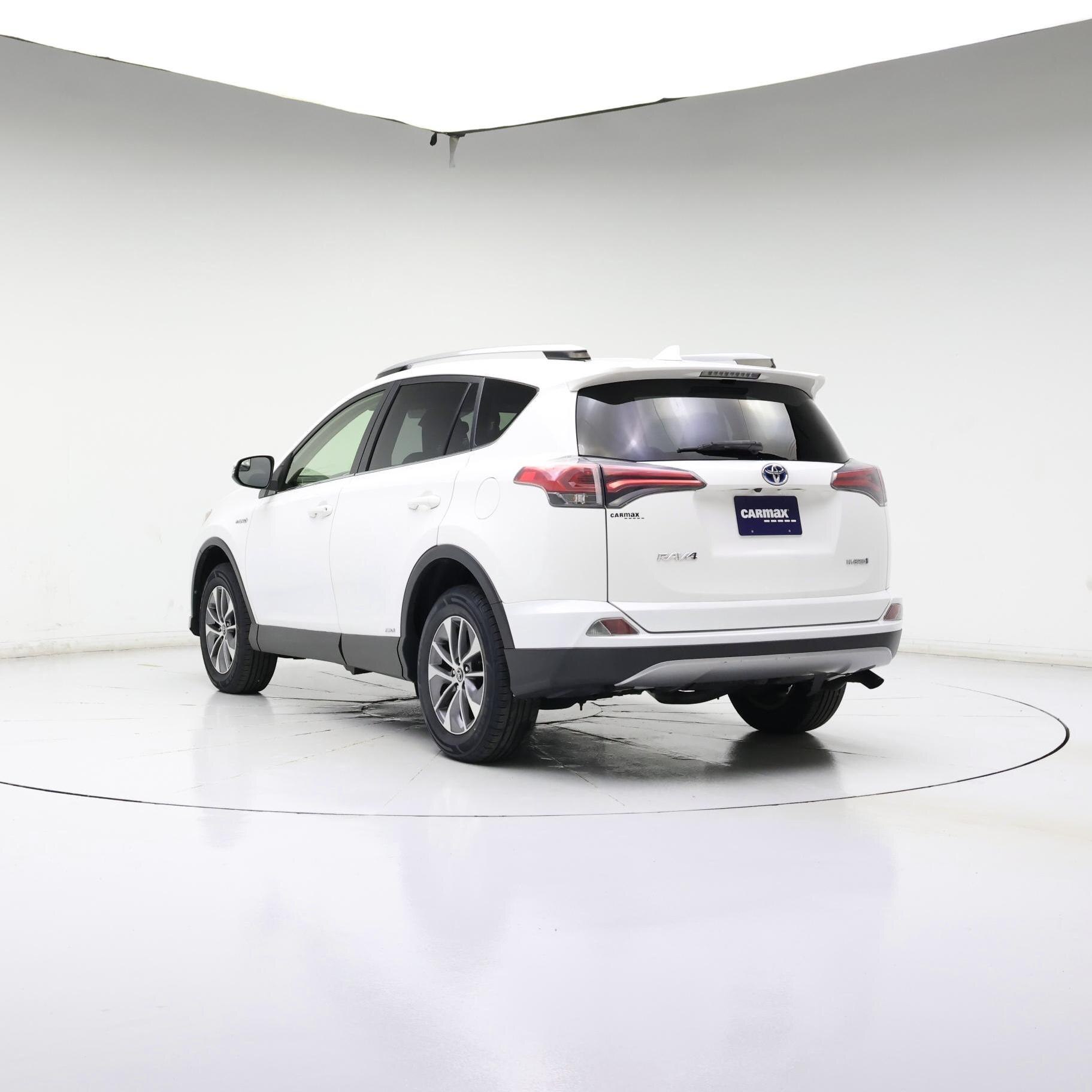 Thumbnail: 2018 Toyota RAV4 - 2