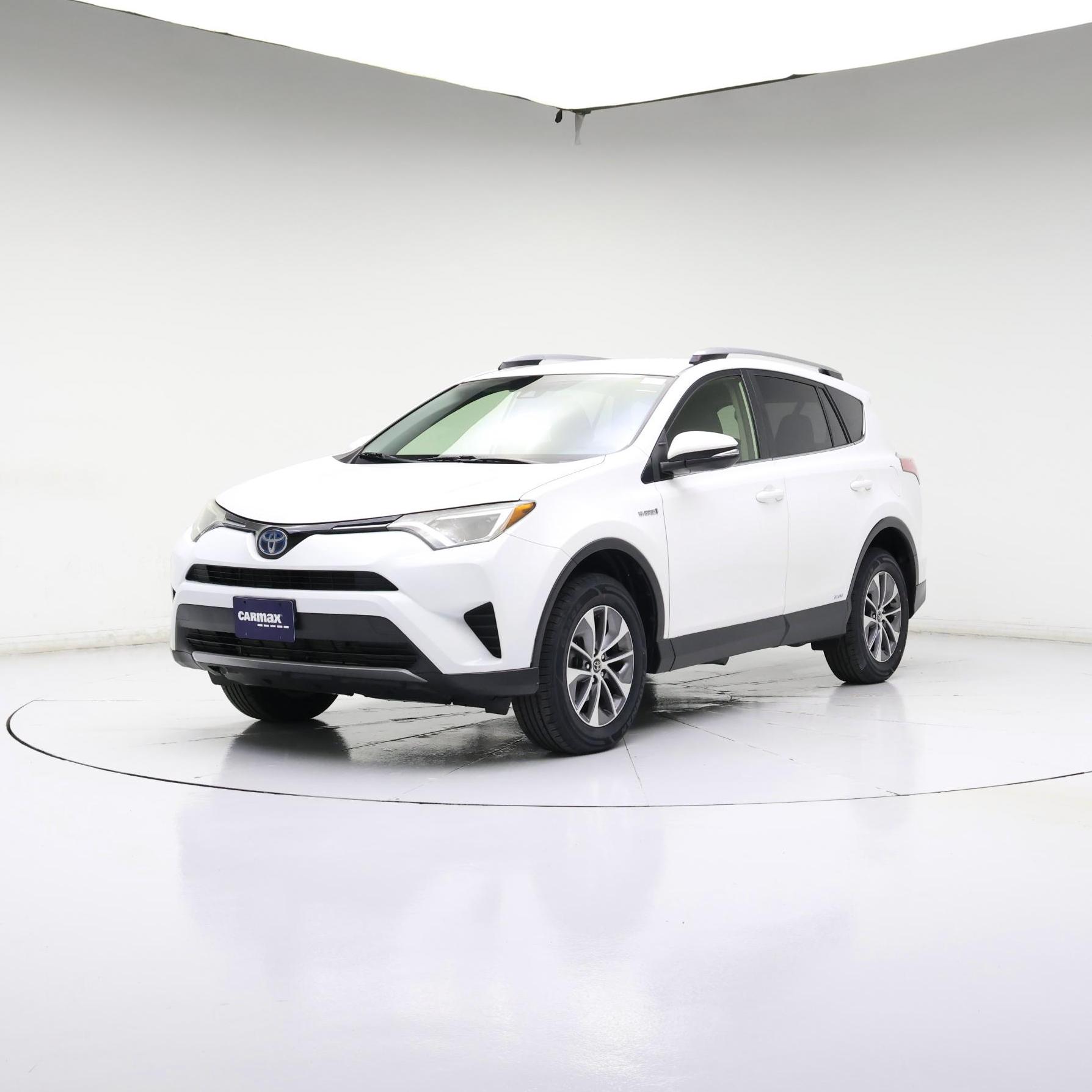 Thumbnail: 2018 Toyota RAV4 - 4
