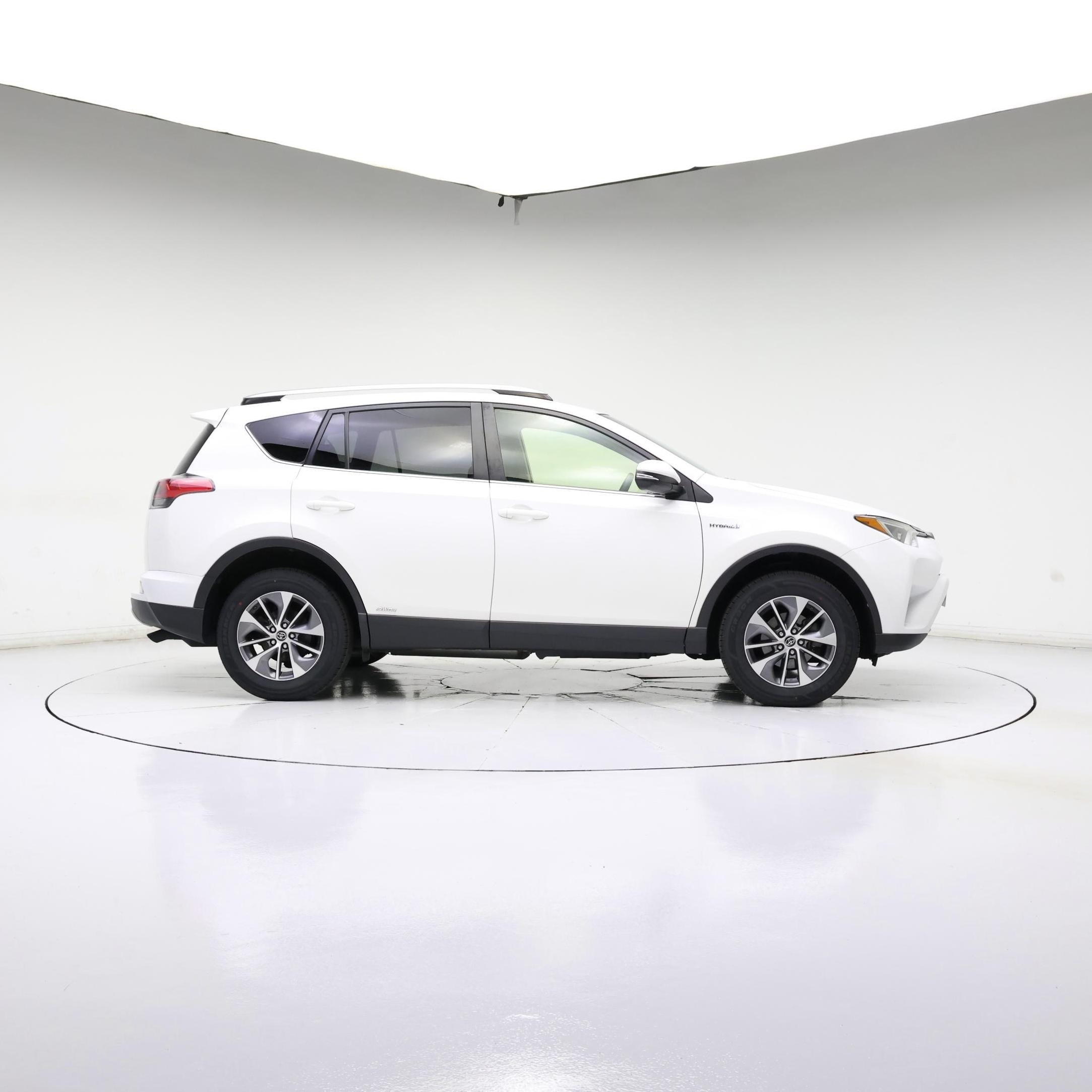 Thumbnail: 2018 Toyota RAV4 - 7