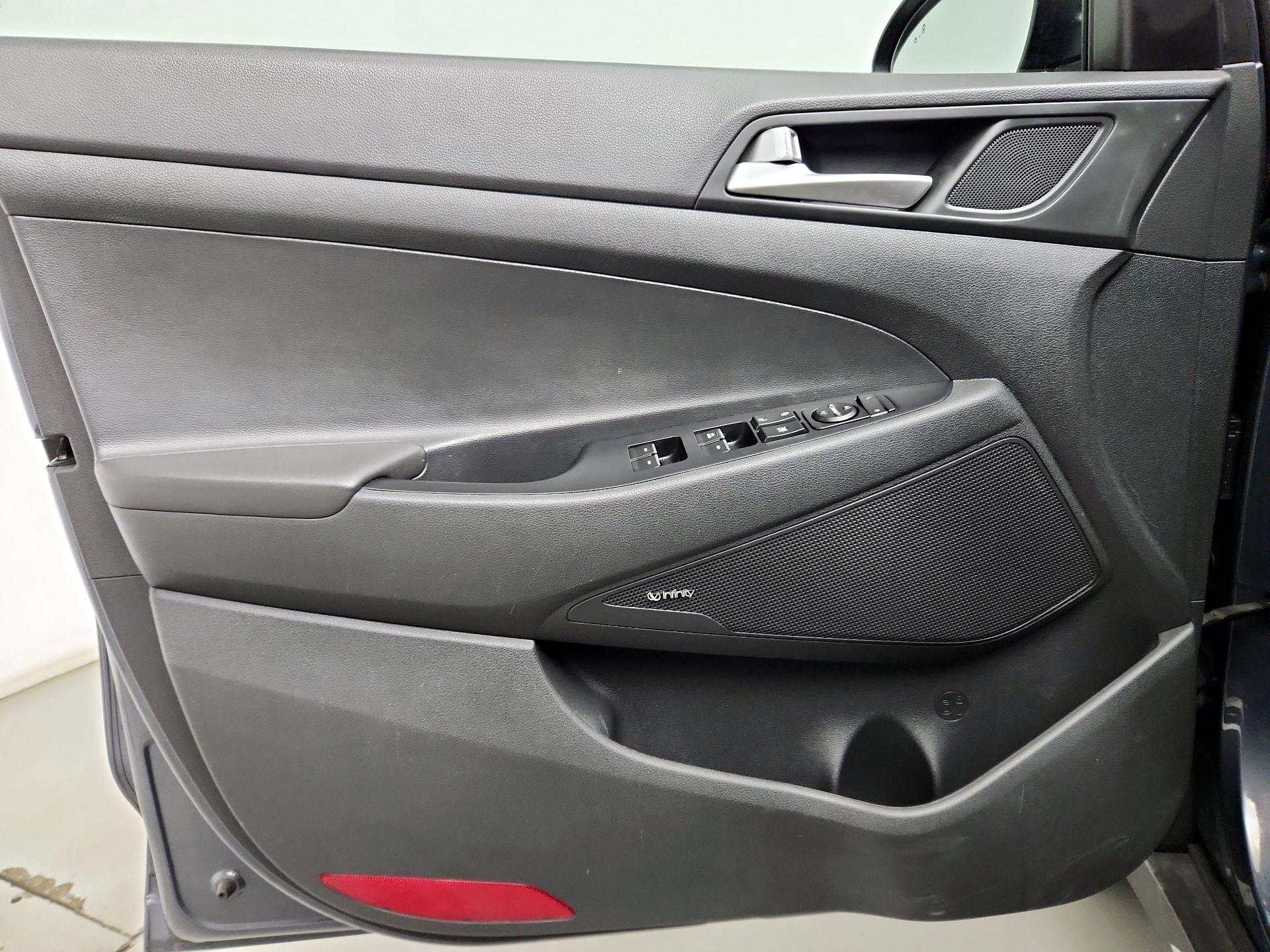 Thumbnail: 2021 Hyundai Tucson - 12