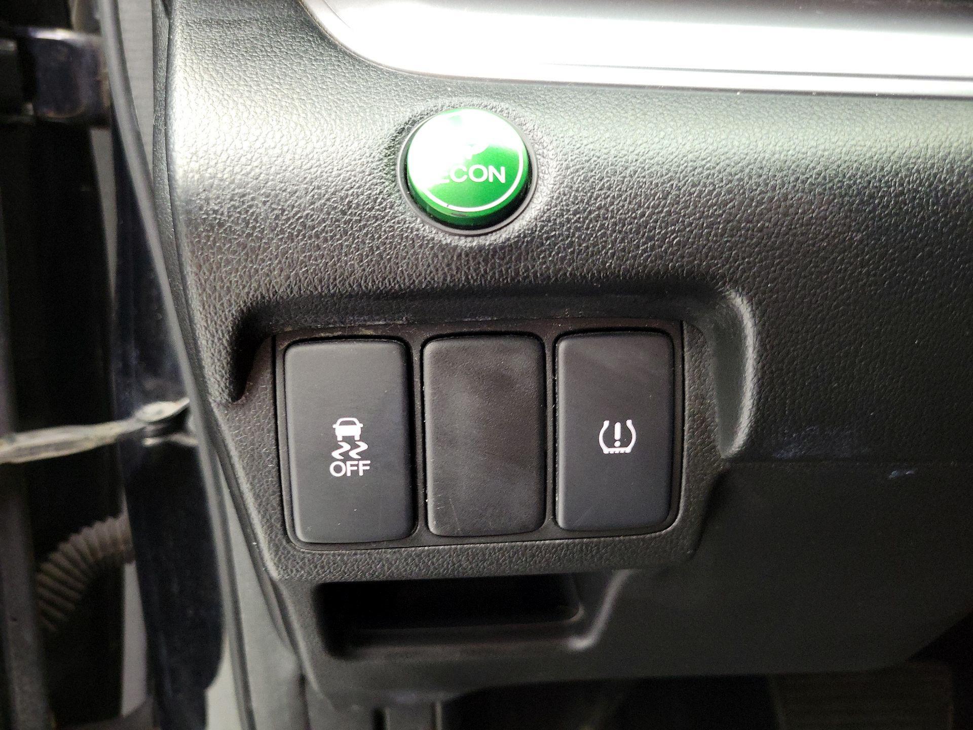 Thumbnail: 2015 Honda CR-V - 13