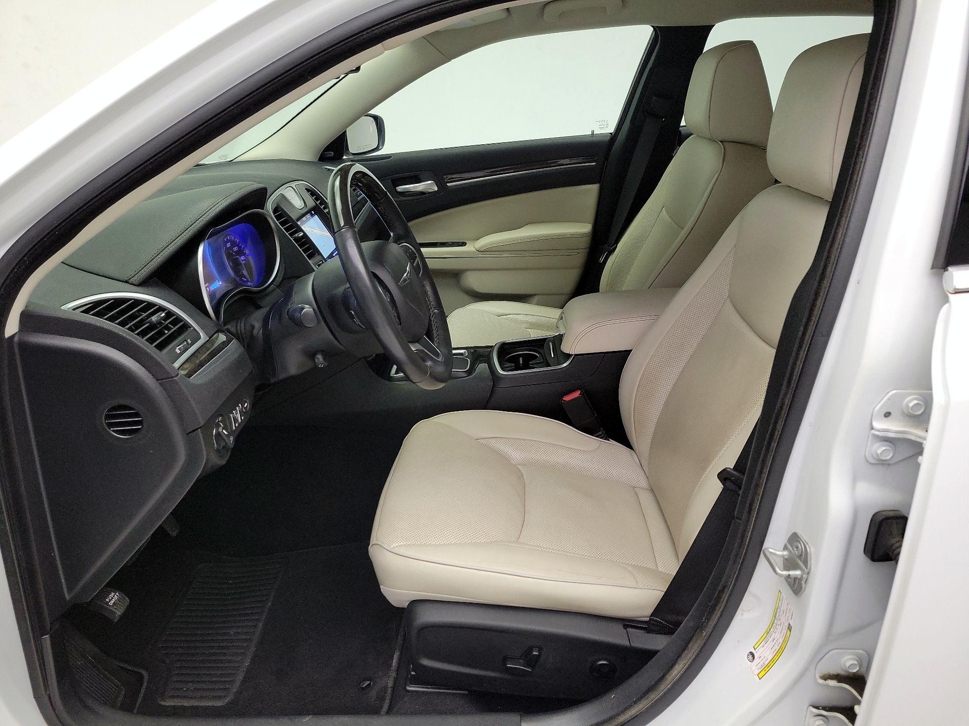 Thumbnail: 2019 Chrysler 300 - 11