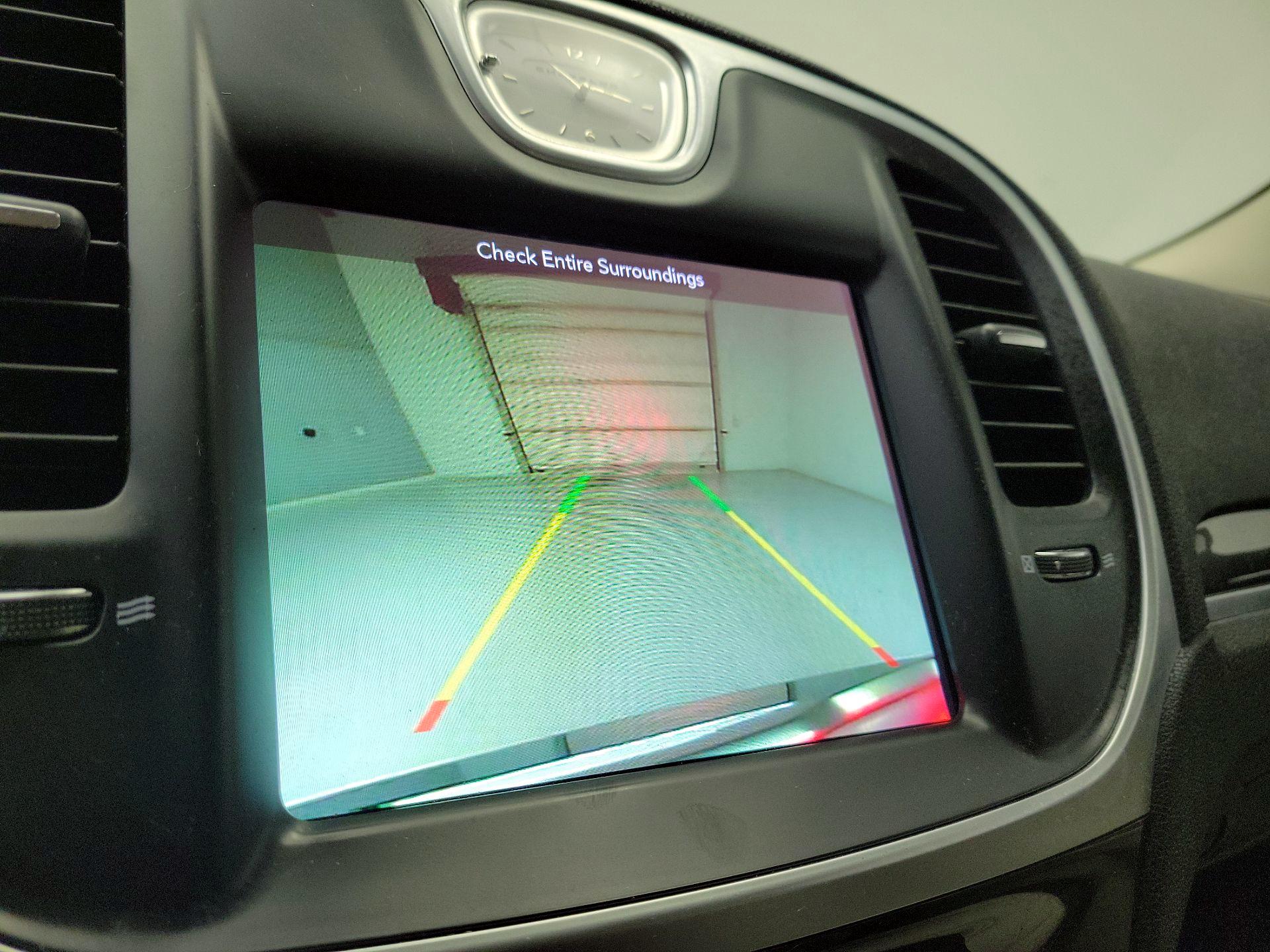 Thumbnail: 2019 Chrysler 300 - 15