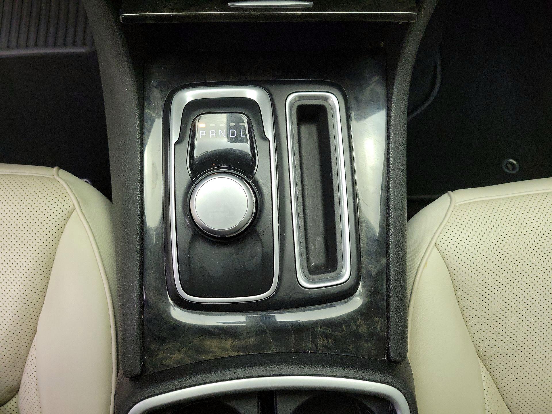 Thumbnail: 2019 Chrysler 300 - 18