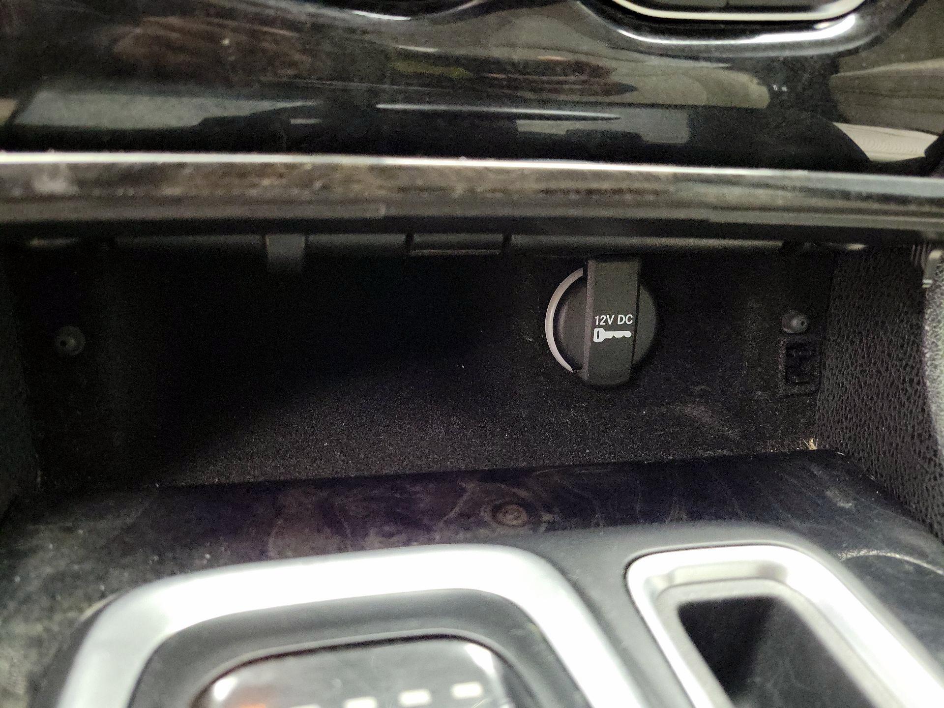 Thumbnail: 2019 Chrysler 300 - 19