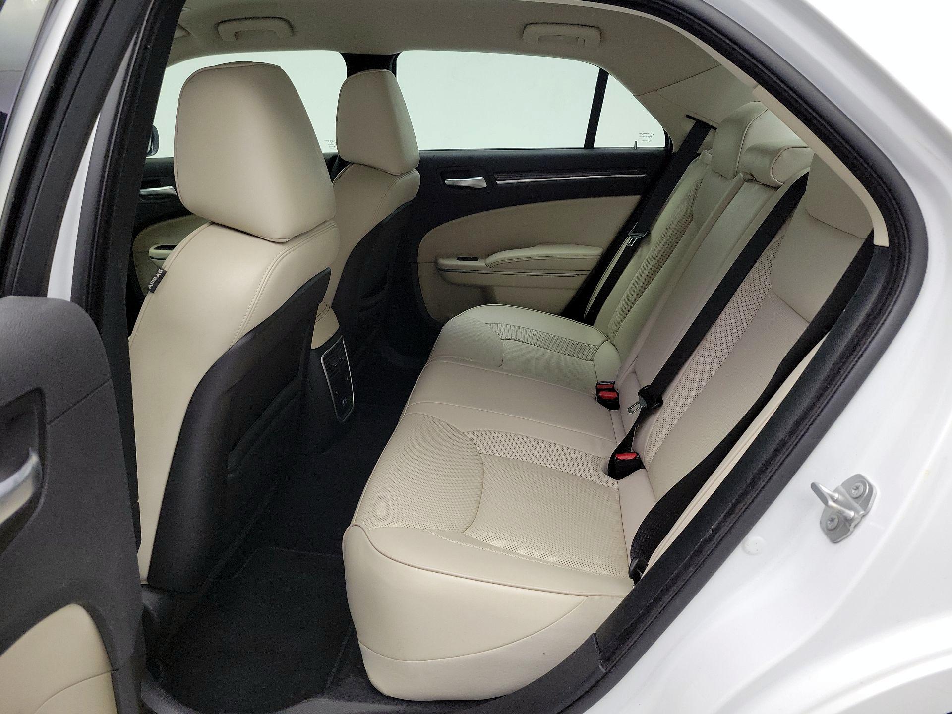 Thumbnail: 2019 Chrysler 300 - 20