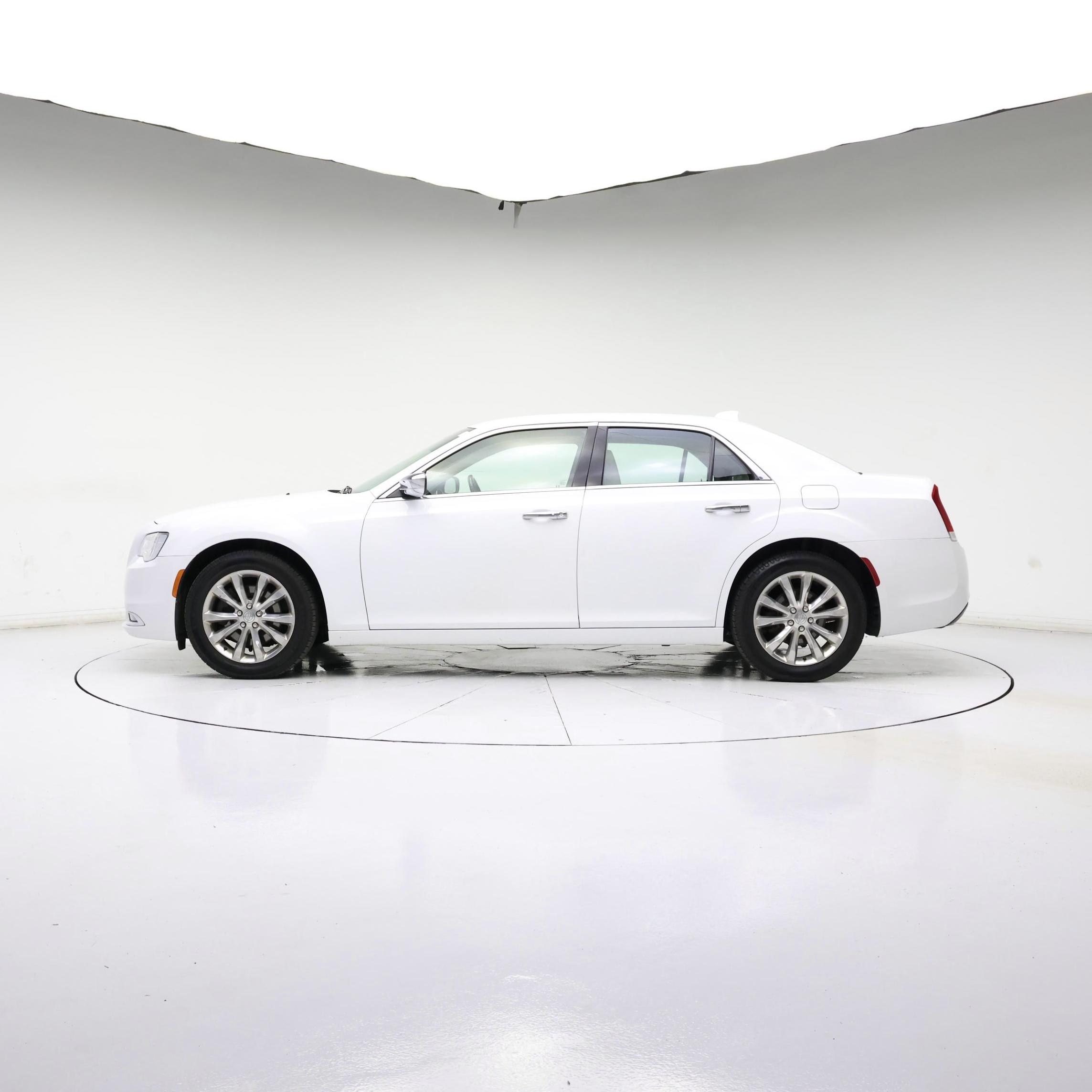 Thumbnail: 2019 Chrysler 300 - 3