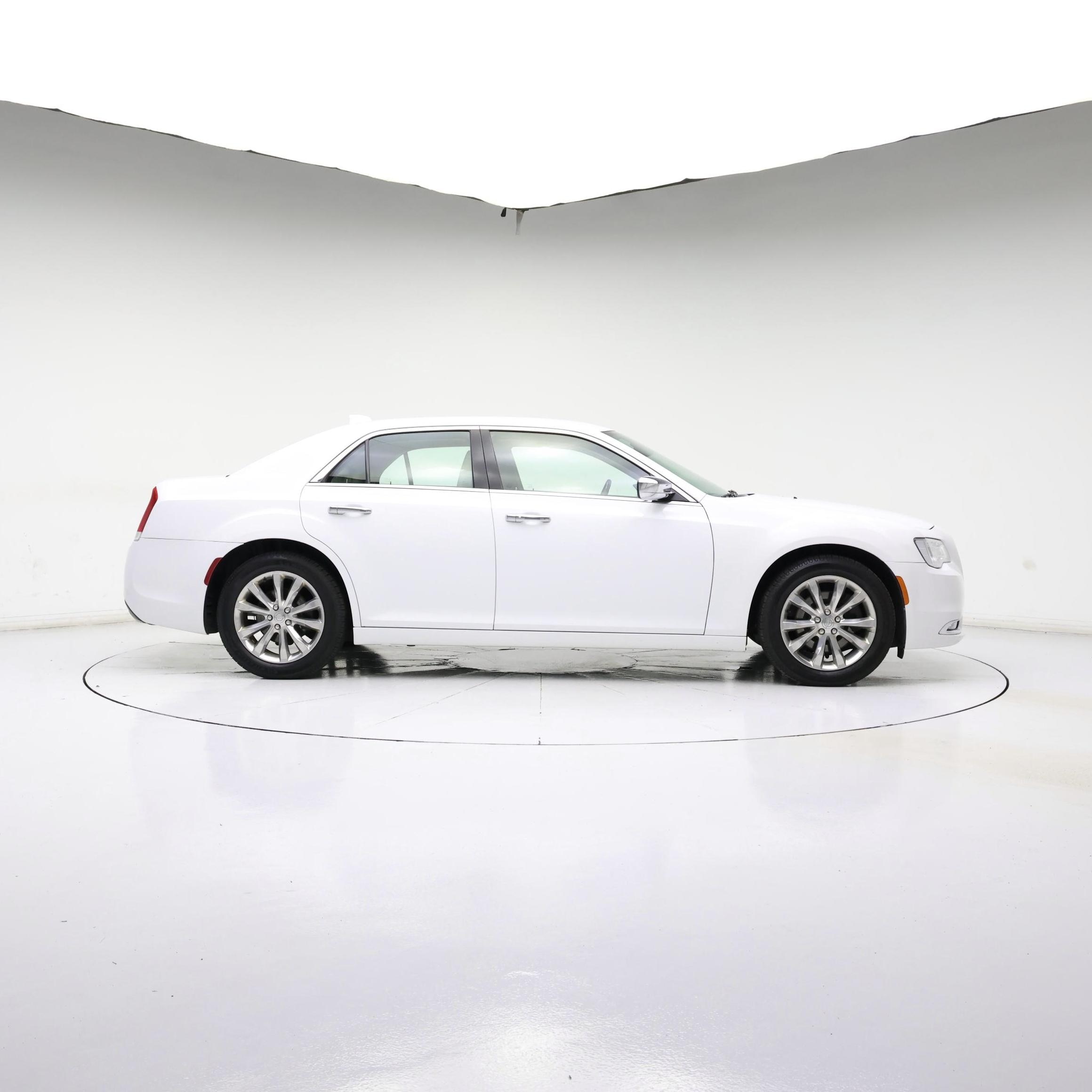 Thumbnail: 2019 Chrysler 300 - 7