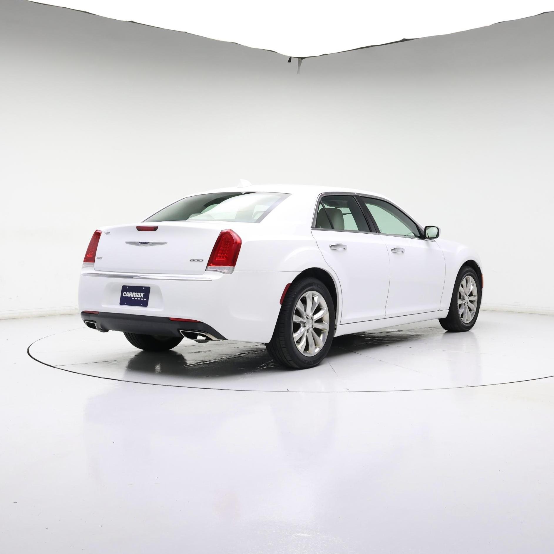 Thumbnail: 2019 Chrysler 300 - 8