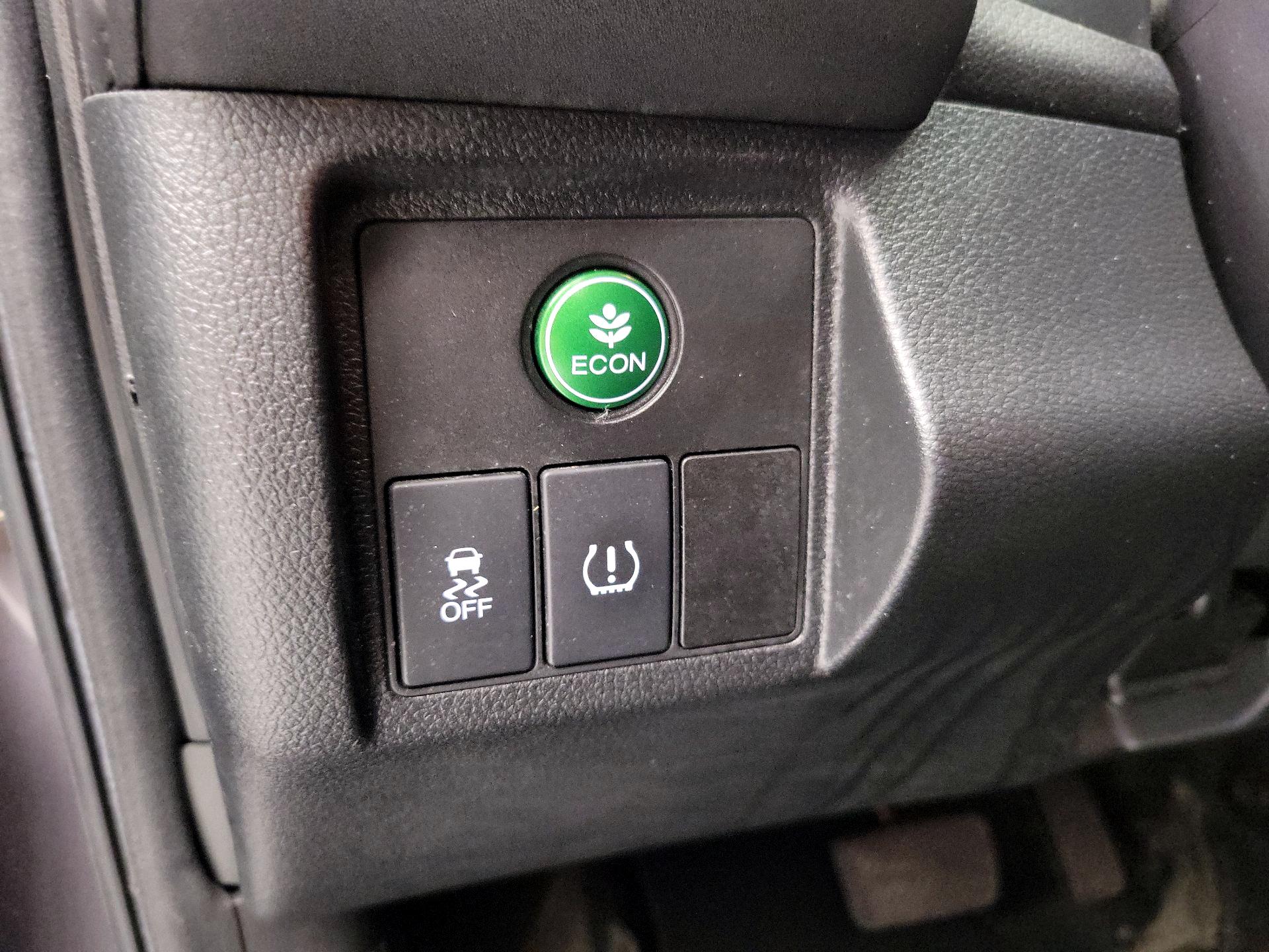 Thumbnail: 2016 Honda HR-V - 13