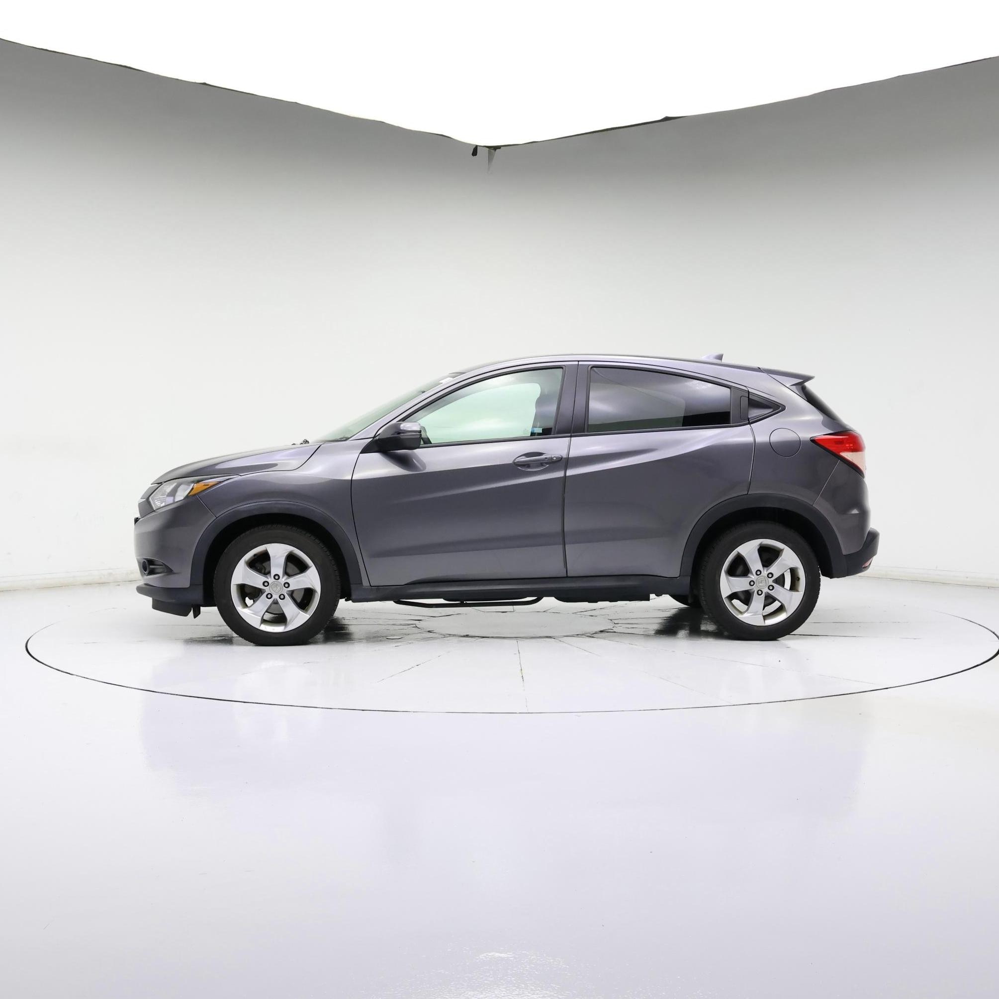 Thumbnail: 2016 Honda HR-V - 3