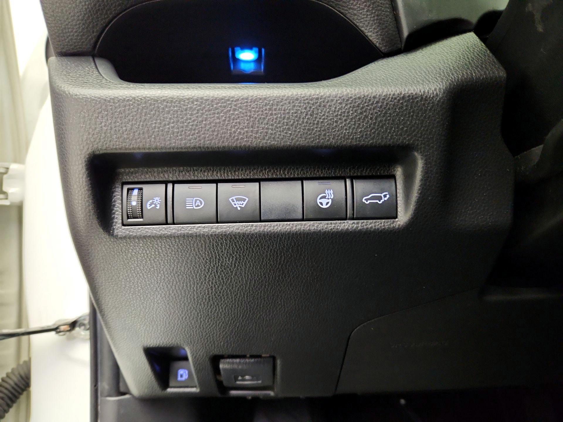 Thumbnail: 2020 Toyota RAV4 - 13