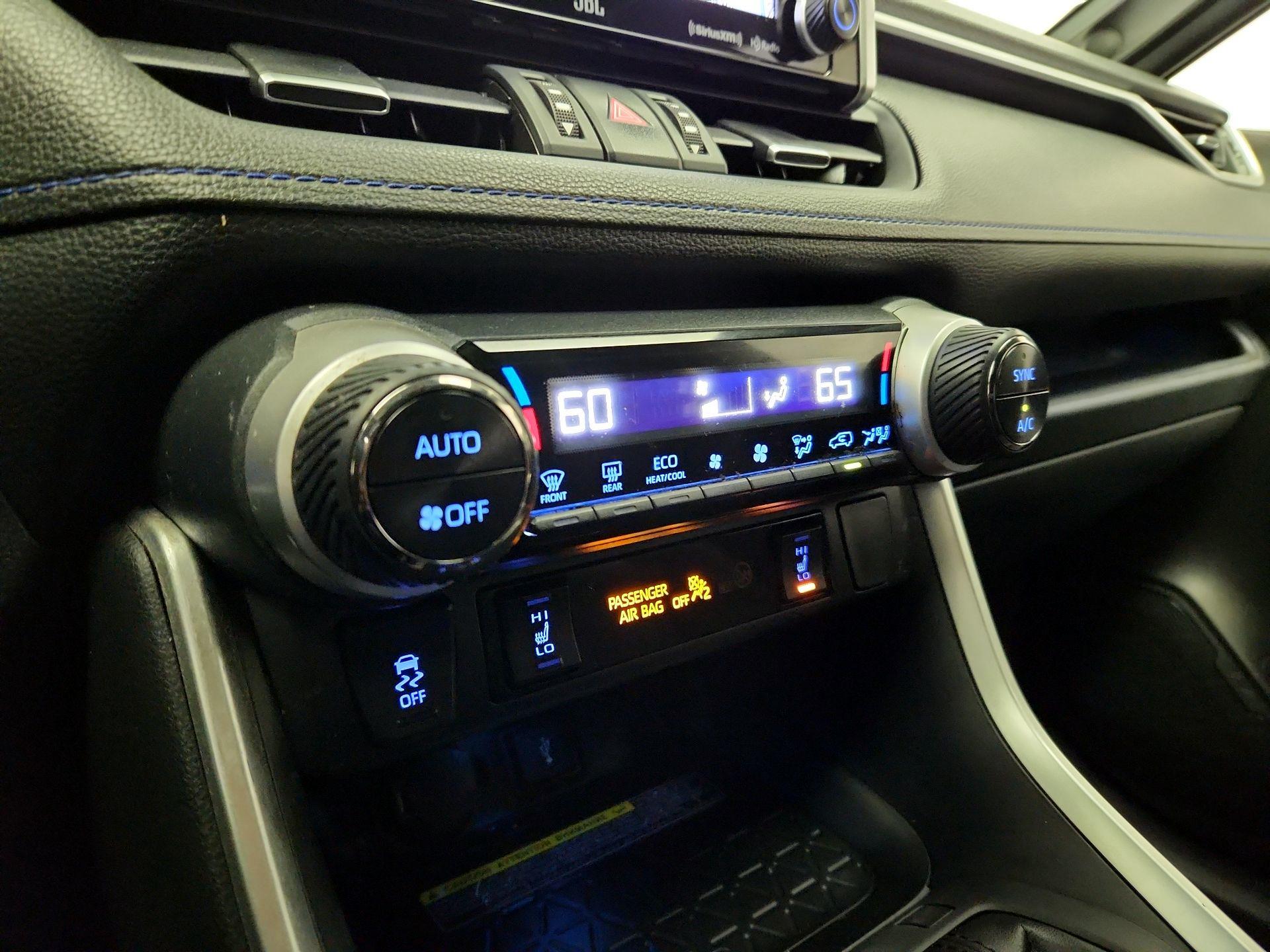 Thumbnail: 2020 Toyota RAV4 - 17