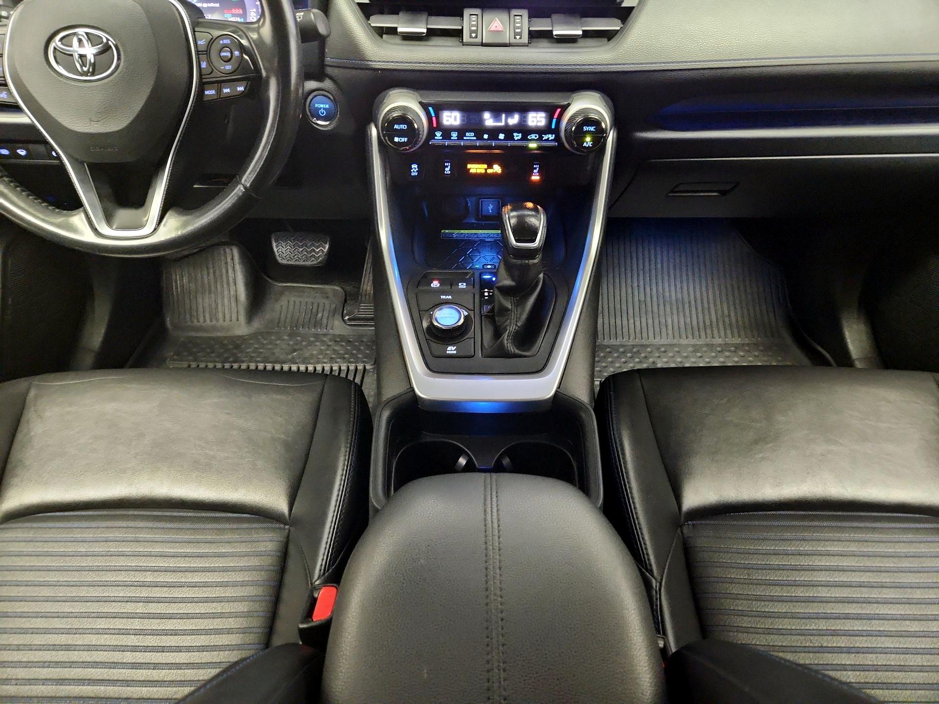 Thumbnail: 2020 Toyota RAV4 - 18