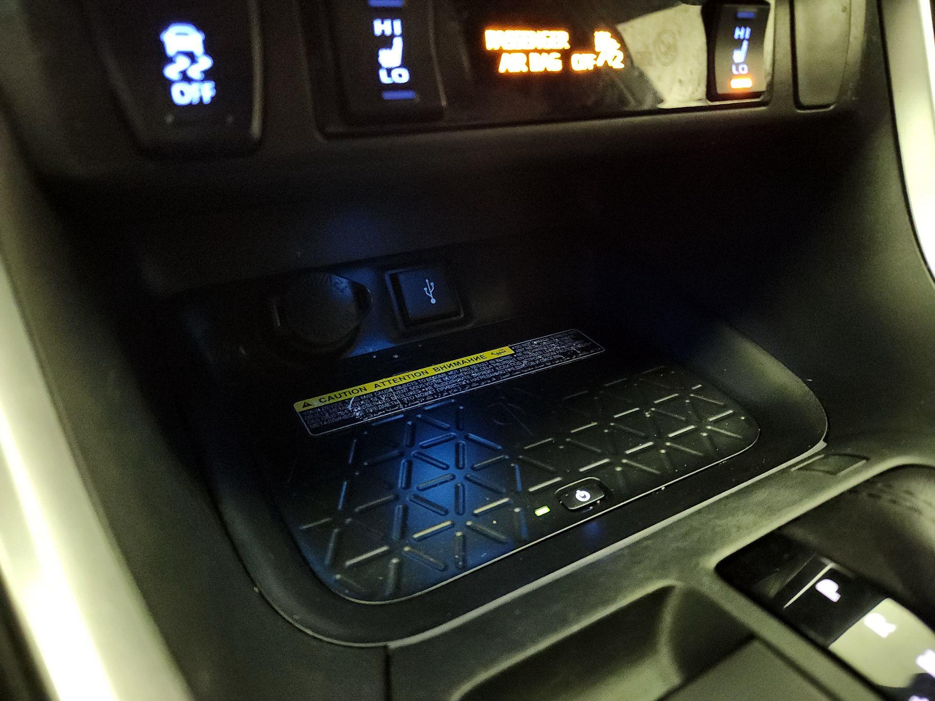 Thumbnail: 2020 Toyota RAV4 - 19