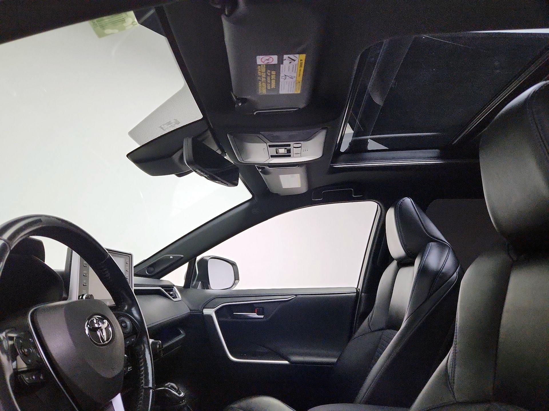 Thumbnail: 2020 Toyota RAV4 - 20