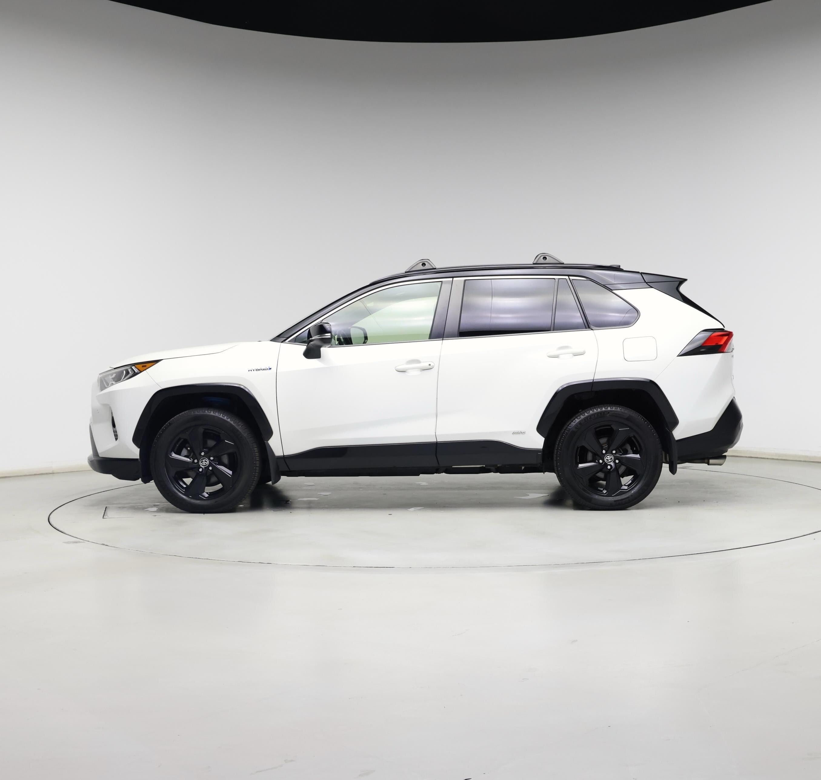 Thumbnail: 2020 Toyota RAV4 - 3