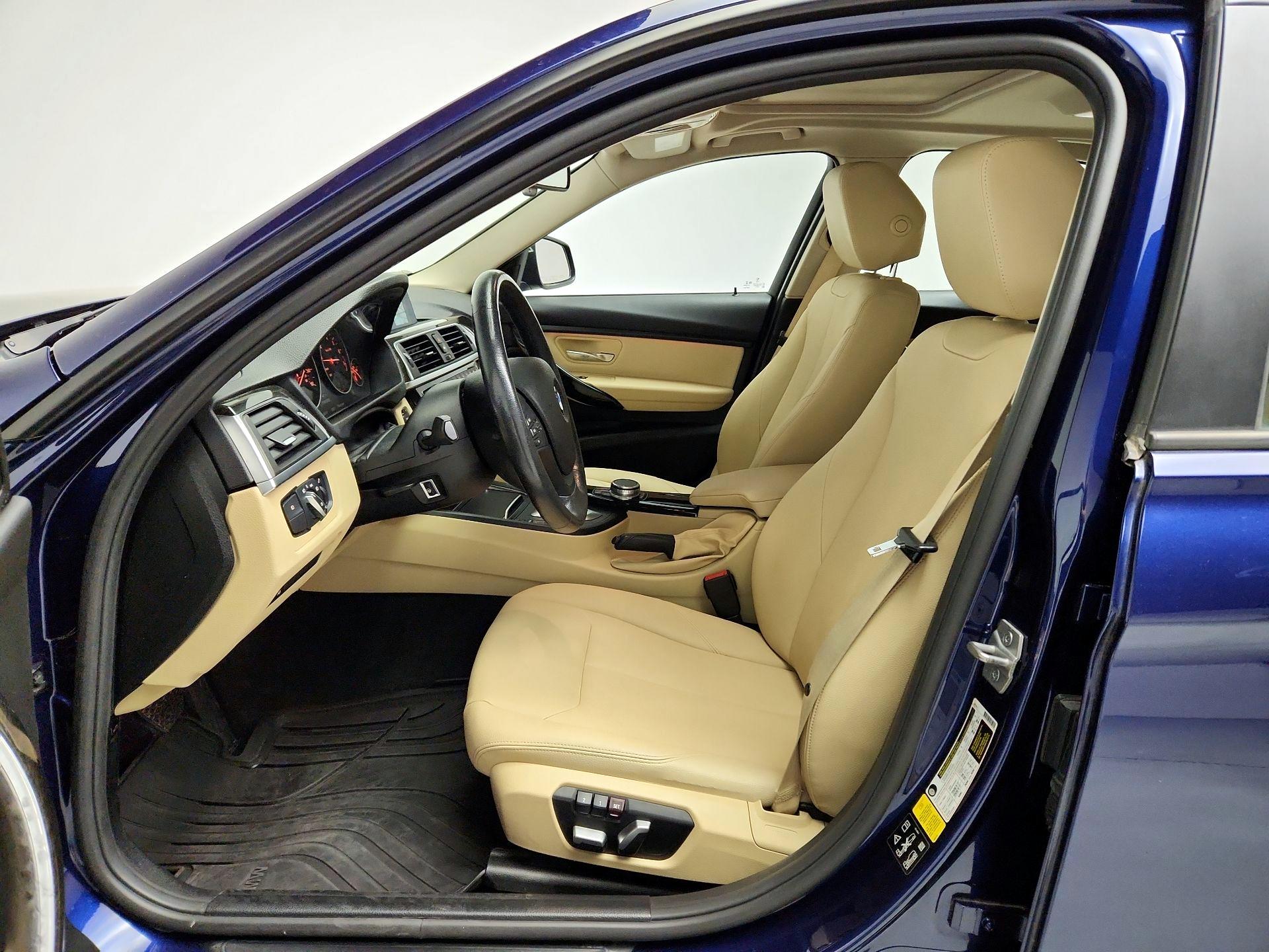 Thumbnail: 2018 BMW 3 Series - 11