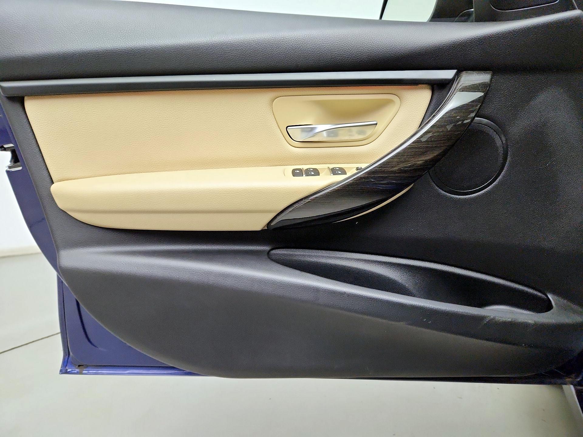 Thumbnail: 2018 BMW 3 Series - 12