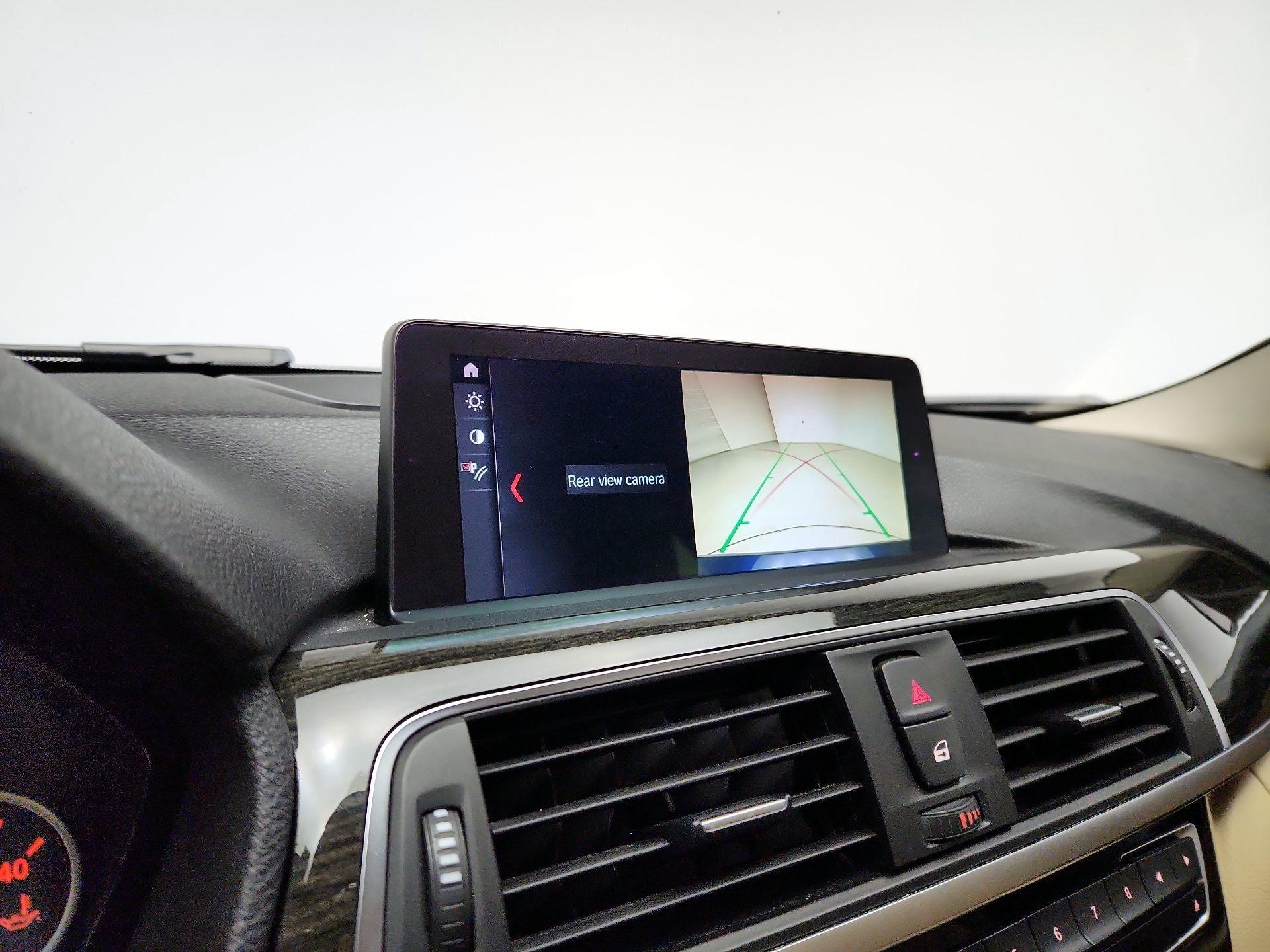 Thumbnail: 2018 BMW 3 Series - 15