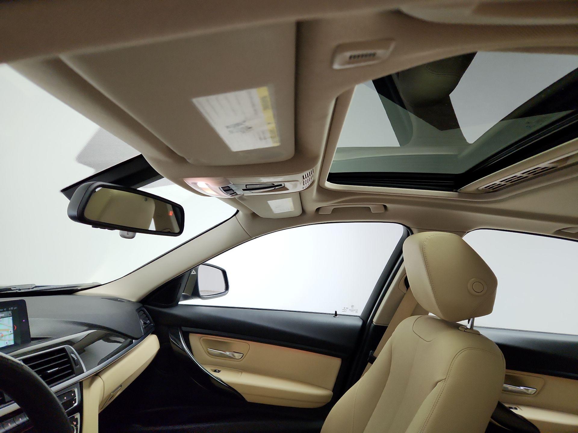 Thumbnail: 2018 BMW 3 Series - 19