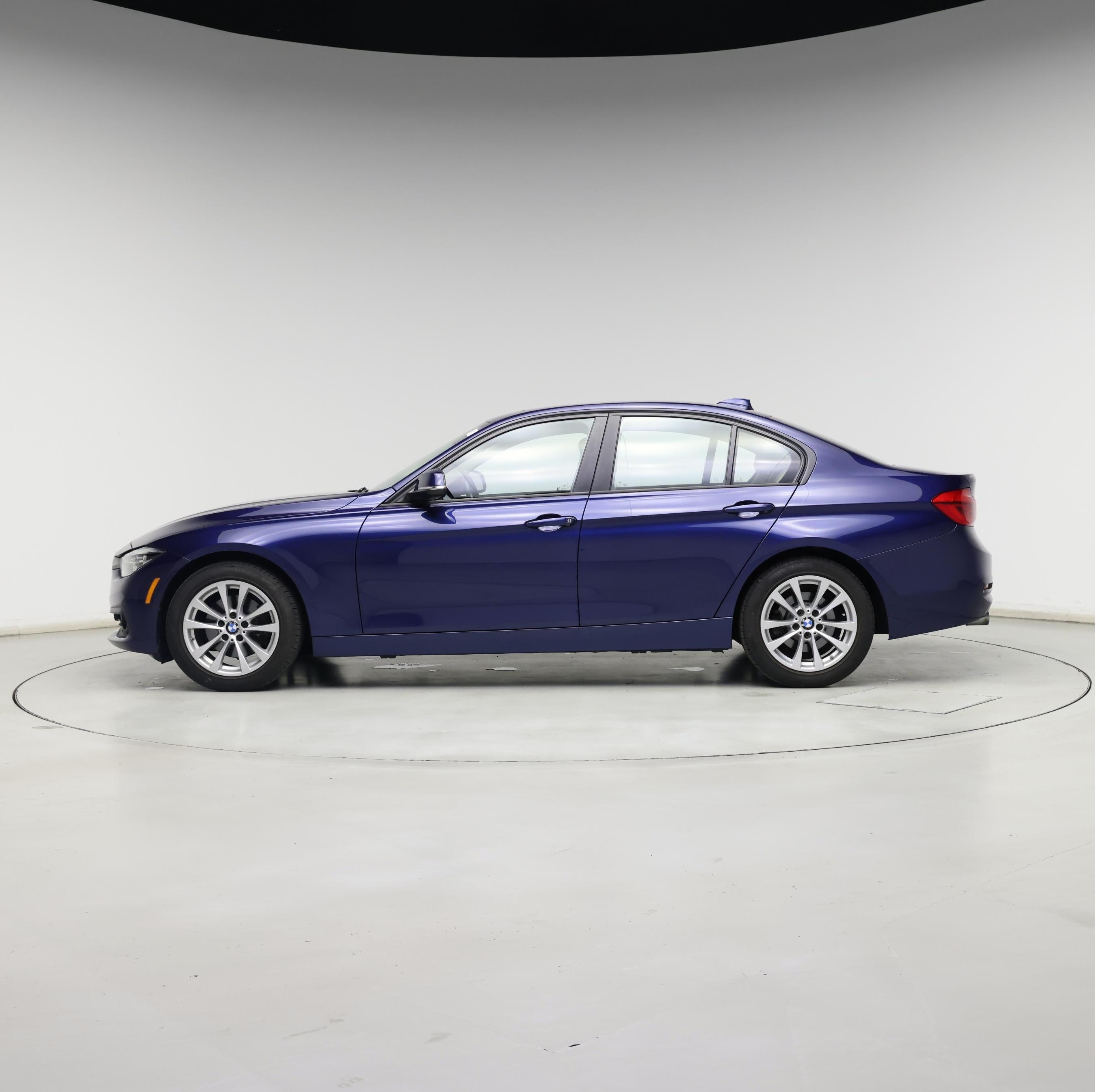 Thumbnail: 2018 BMW 3 Series - 3