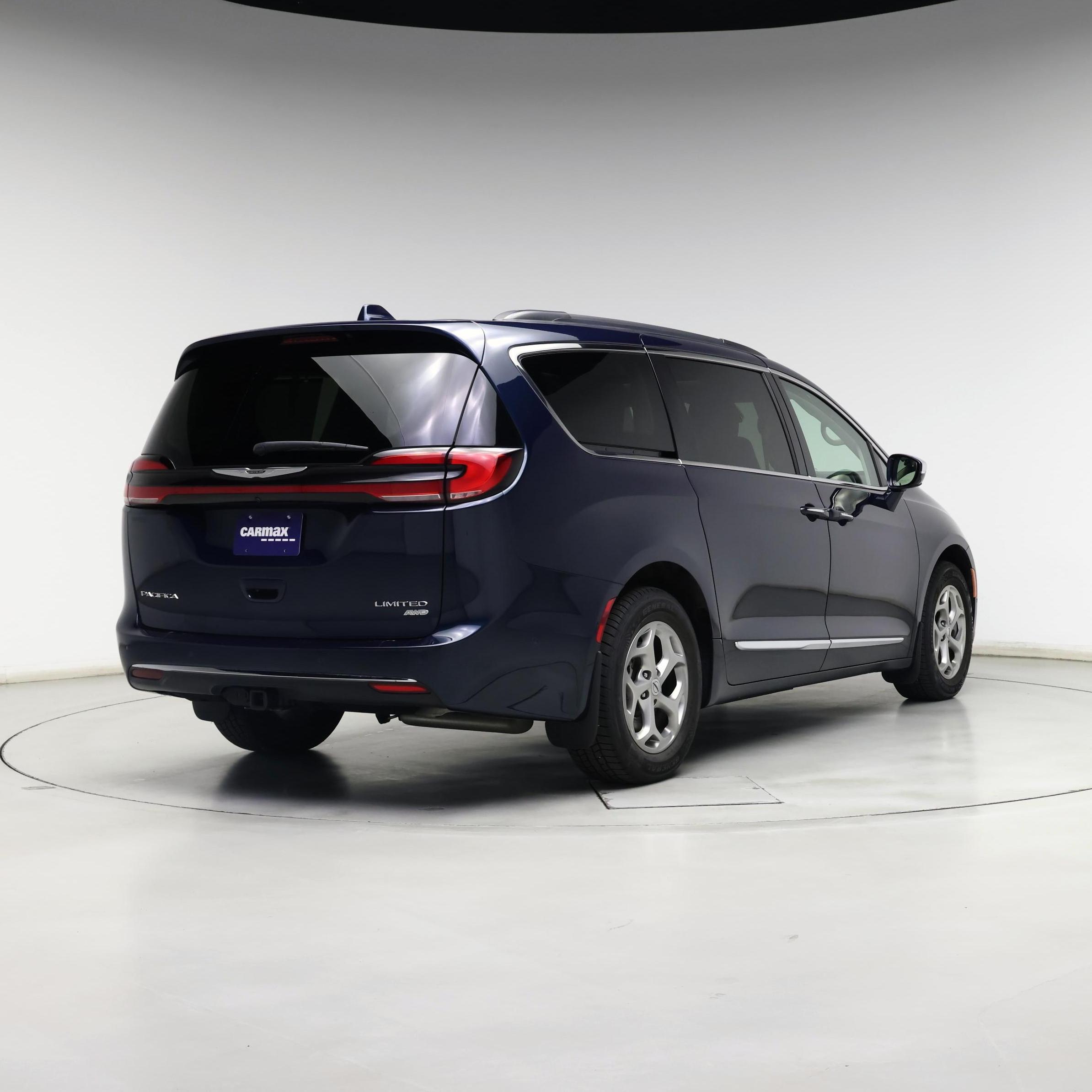 Thumbnail: 2022 Chrysler Pacifica - 8