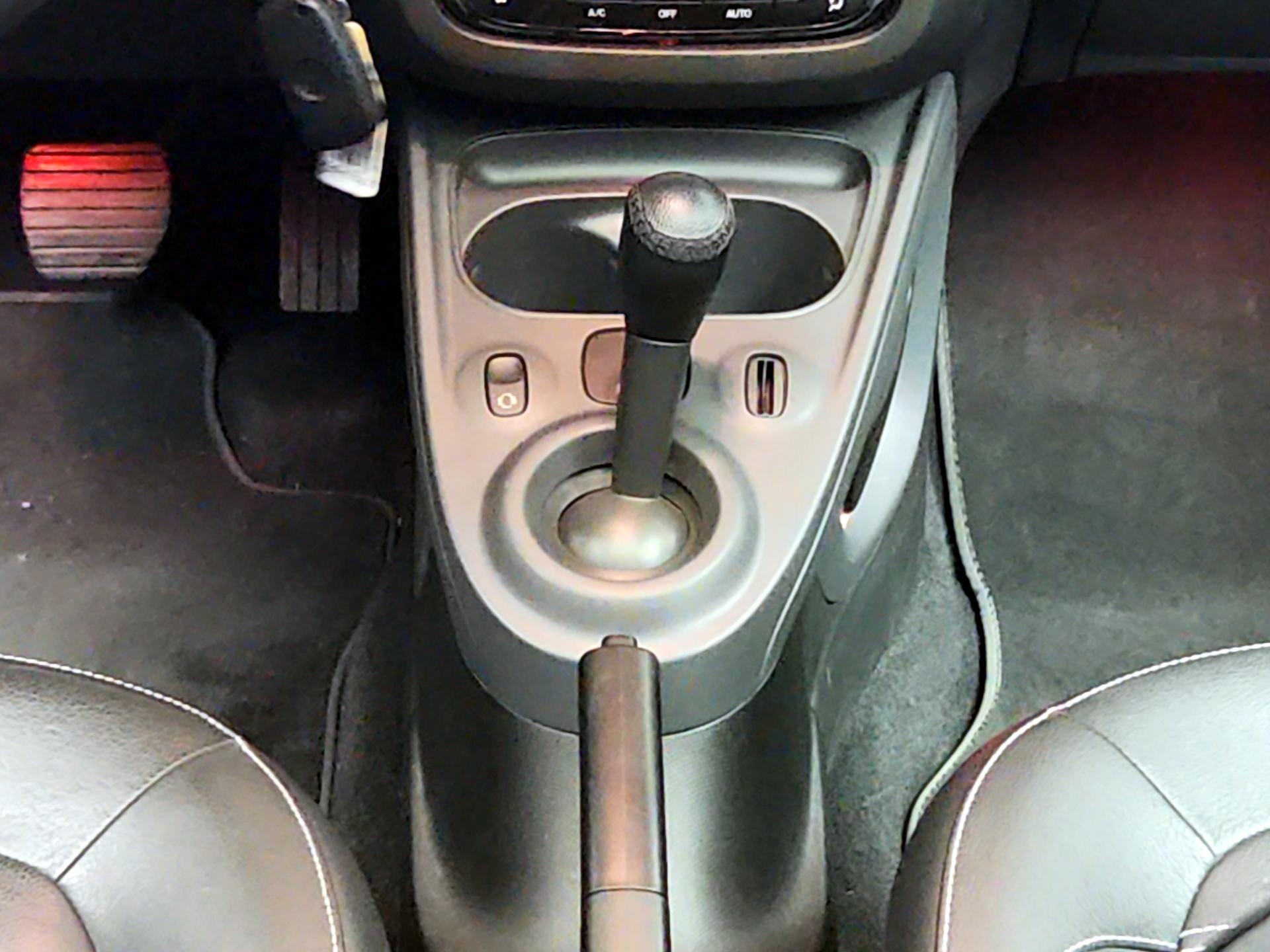 Thumbnail: 2016 smart fortwo - 15