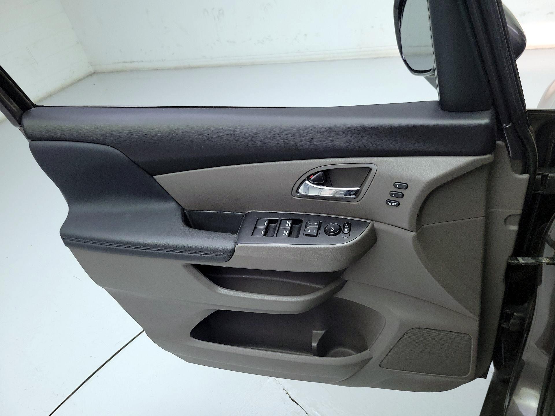 Thumbnail: 2017 Honda Odyssey - 12