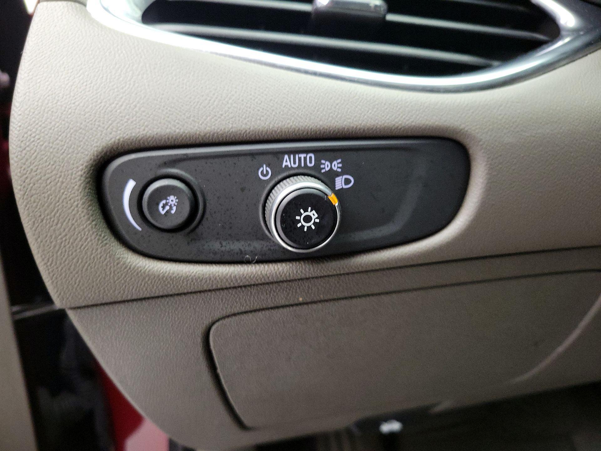 Thumbnail: 2018 Chevrolet Malibu - 13