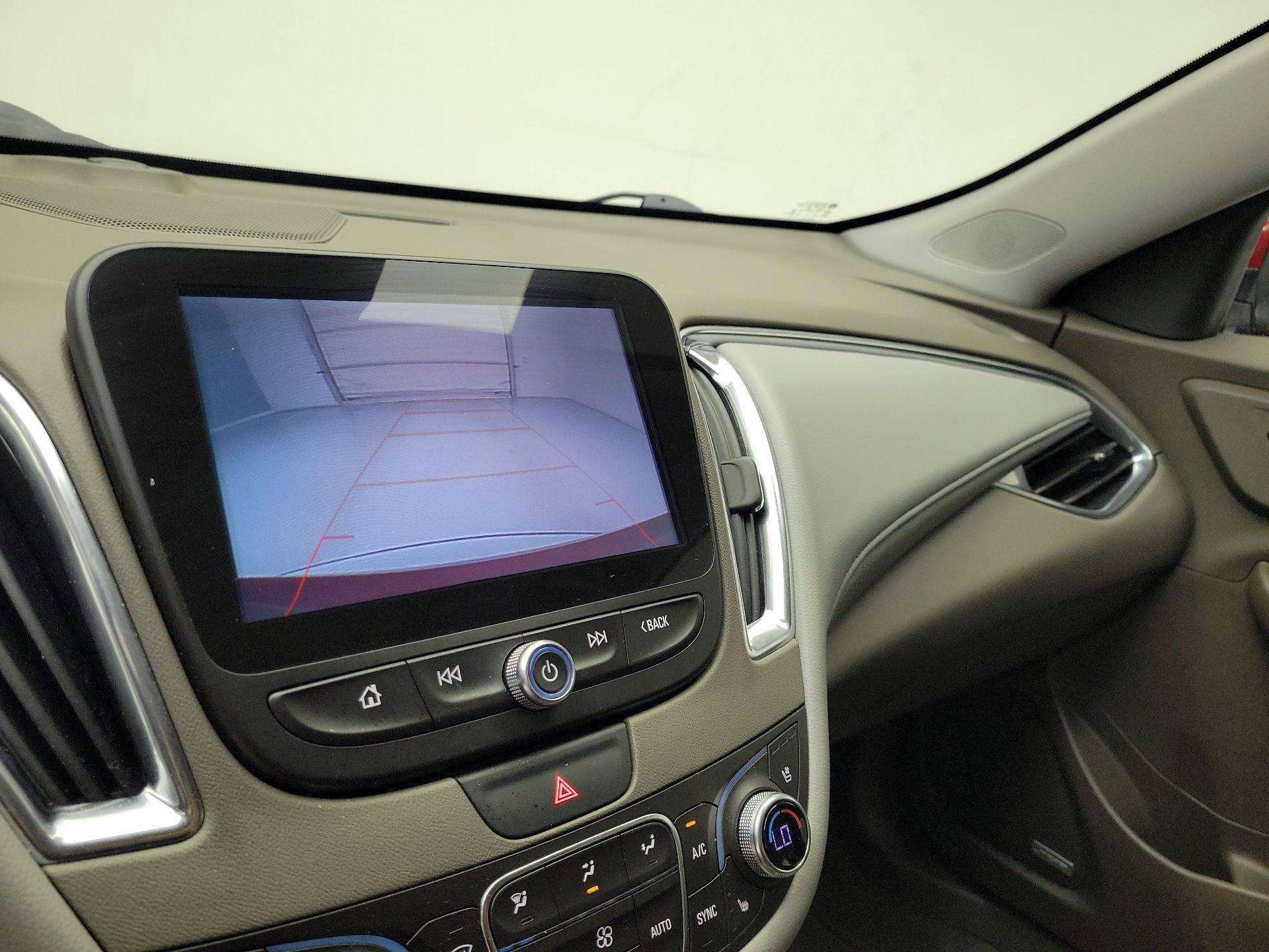 Thumbnail: 2018 Chevrolet Malibu - 15