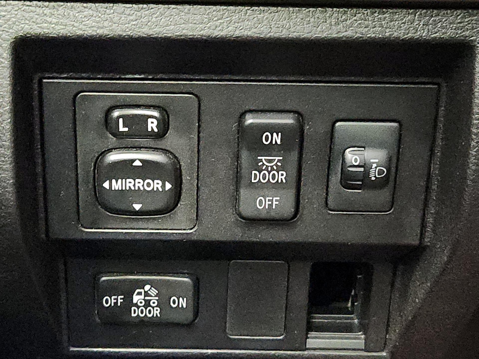 2015 Toyota Tundra SR5 - Photo 14
