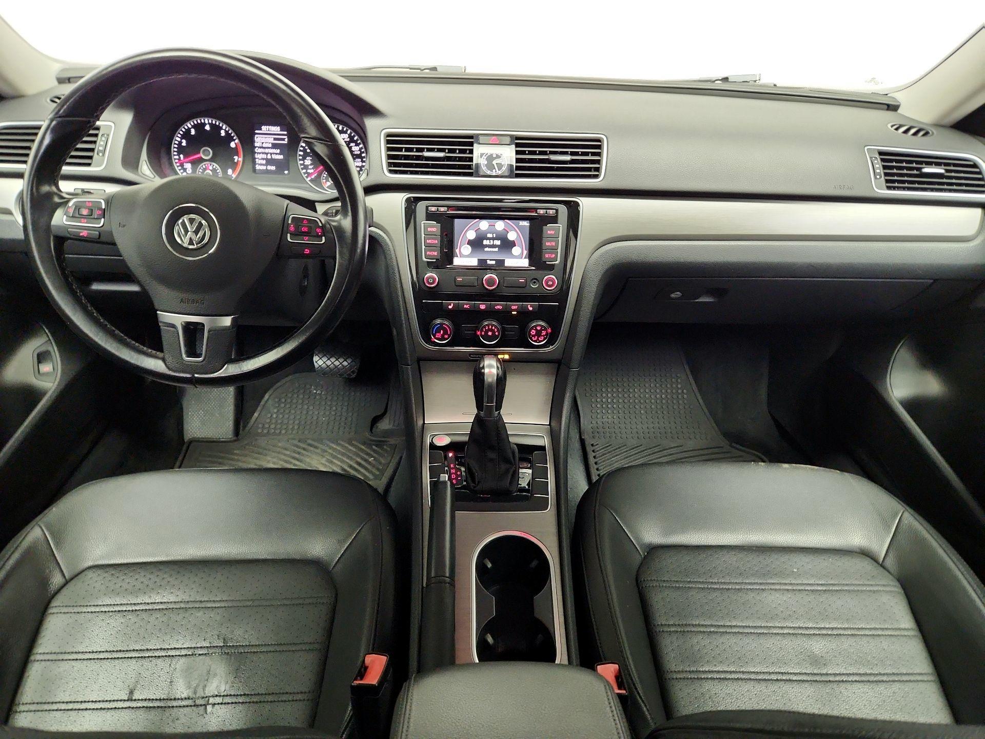 Thumbnail: 2015 Volkswagen Passat - 9