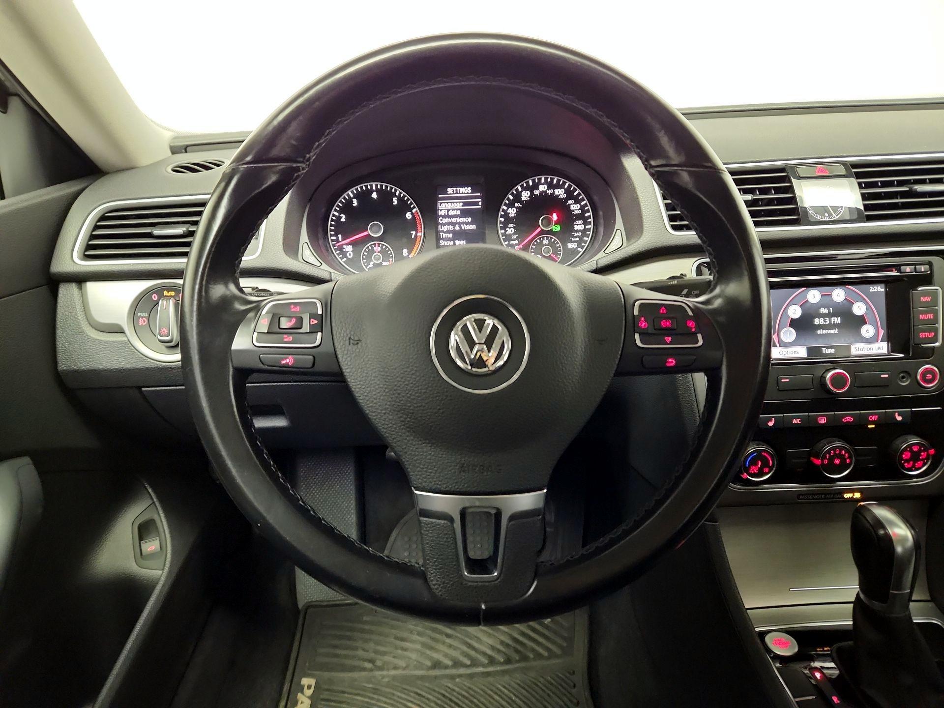 Thumbnail: 2015 Volkswagen Passat - 10